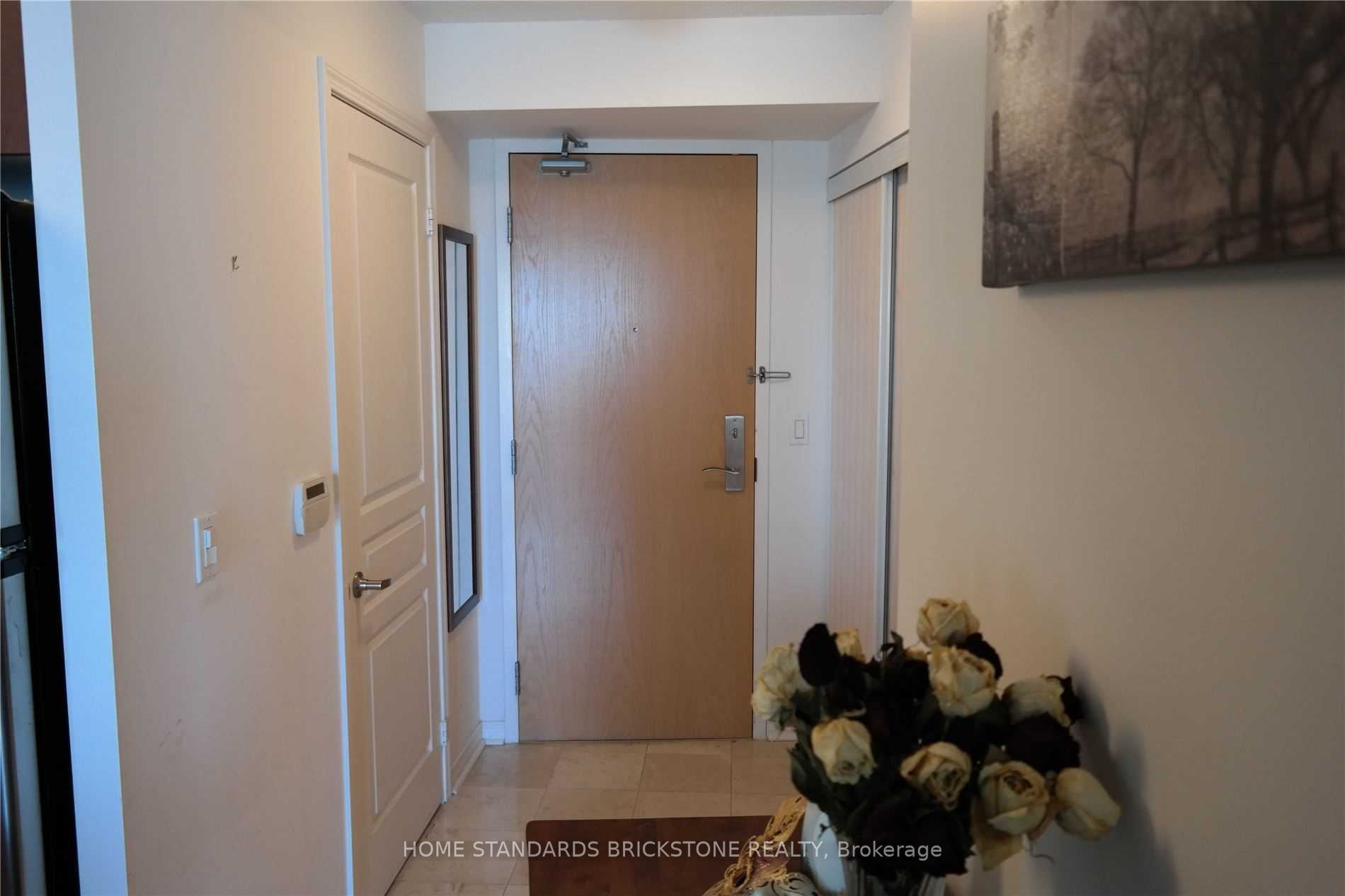 509 Beecroft Rd, #1811
