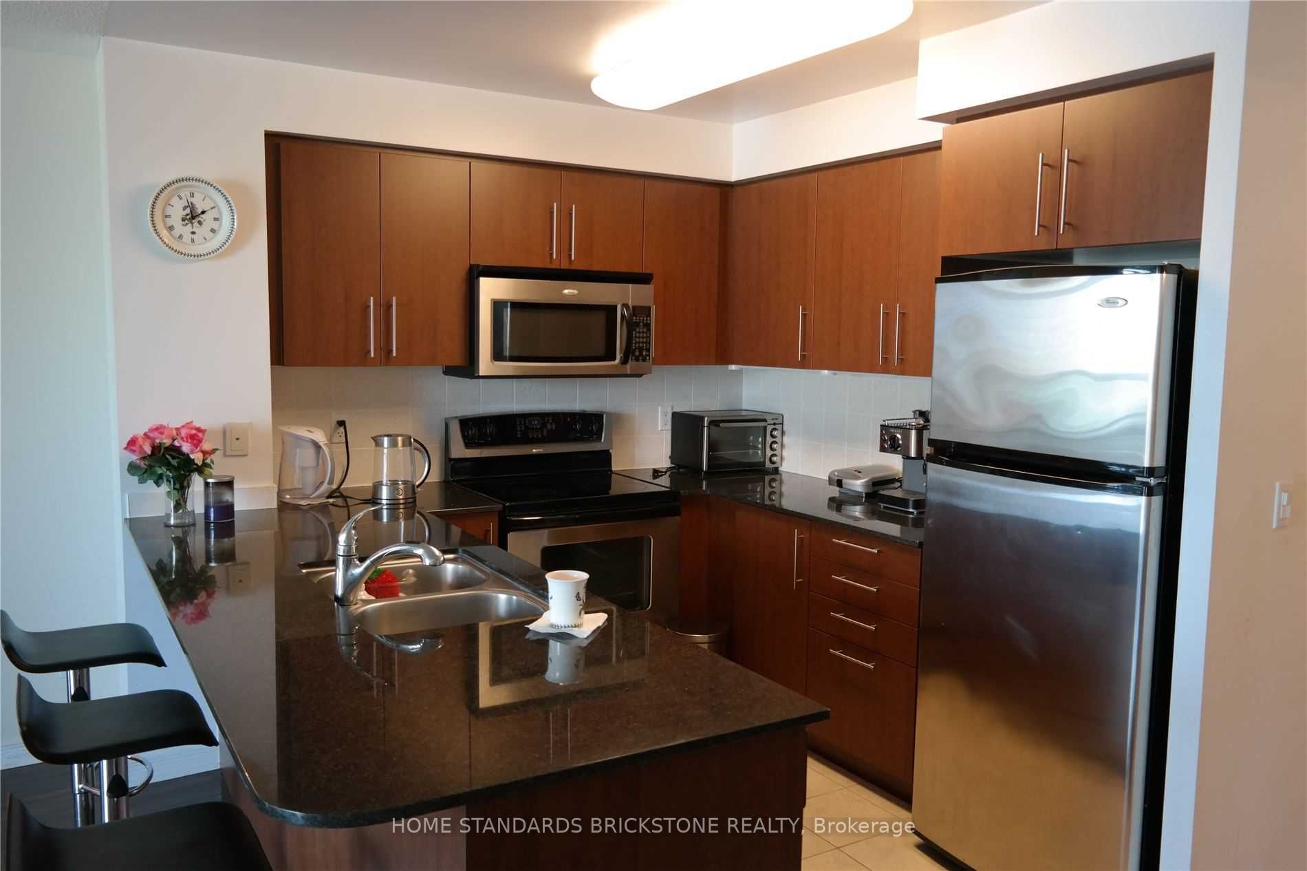 509 Beecroft Rd, #1811