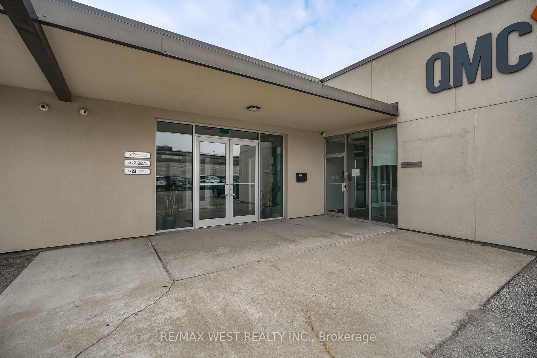 74 Gervais Dr, #102