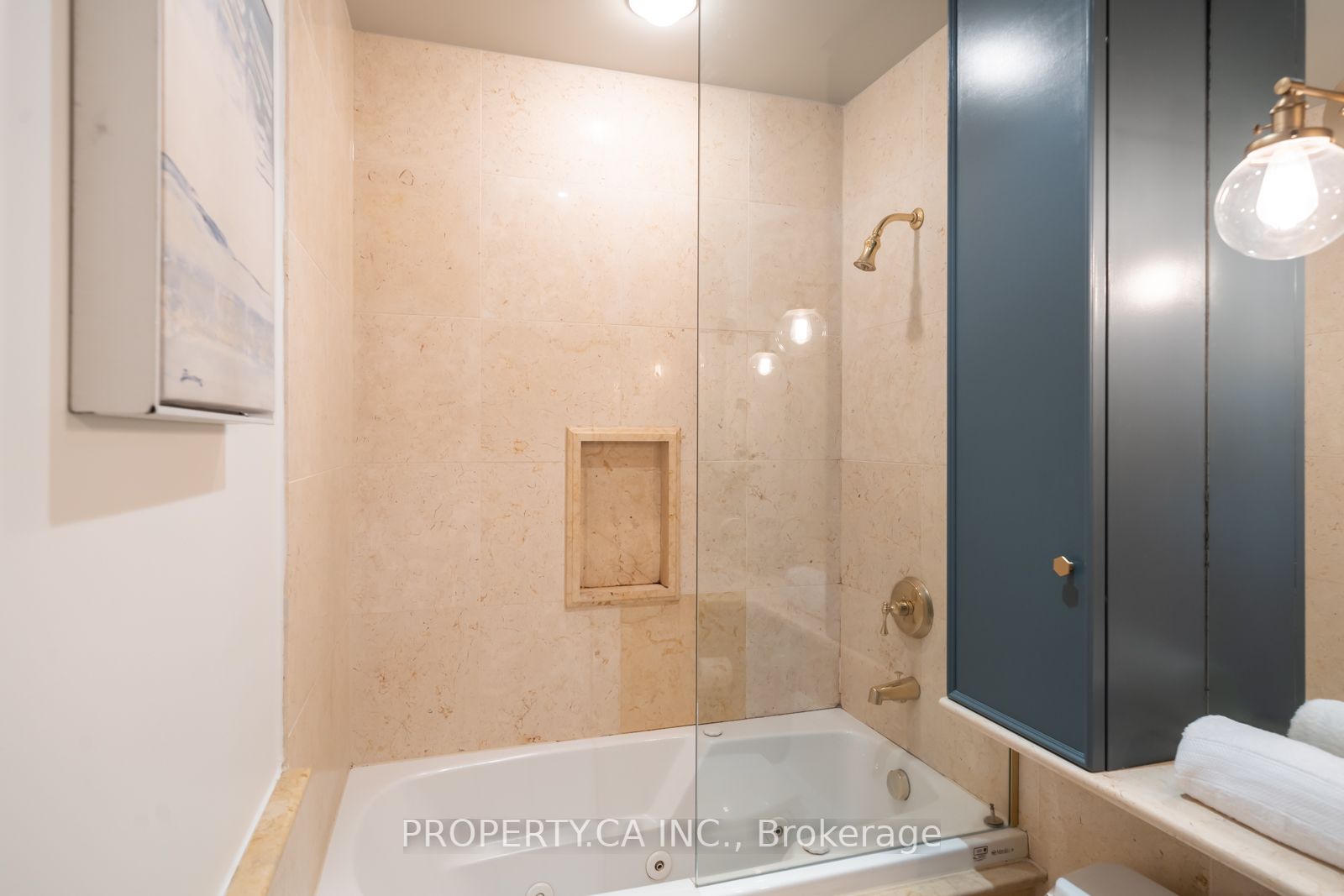 33 Delisle Ave, #201