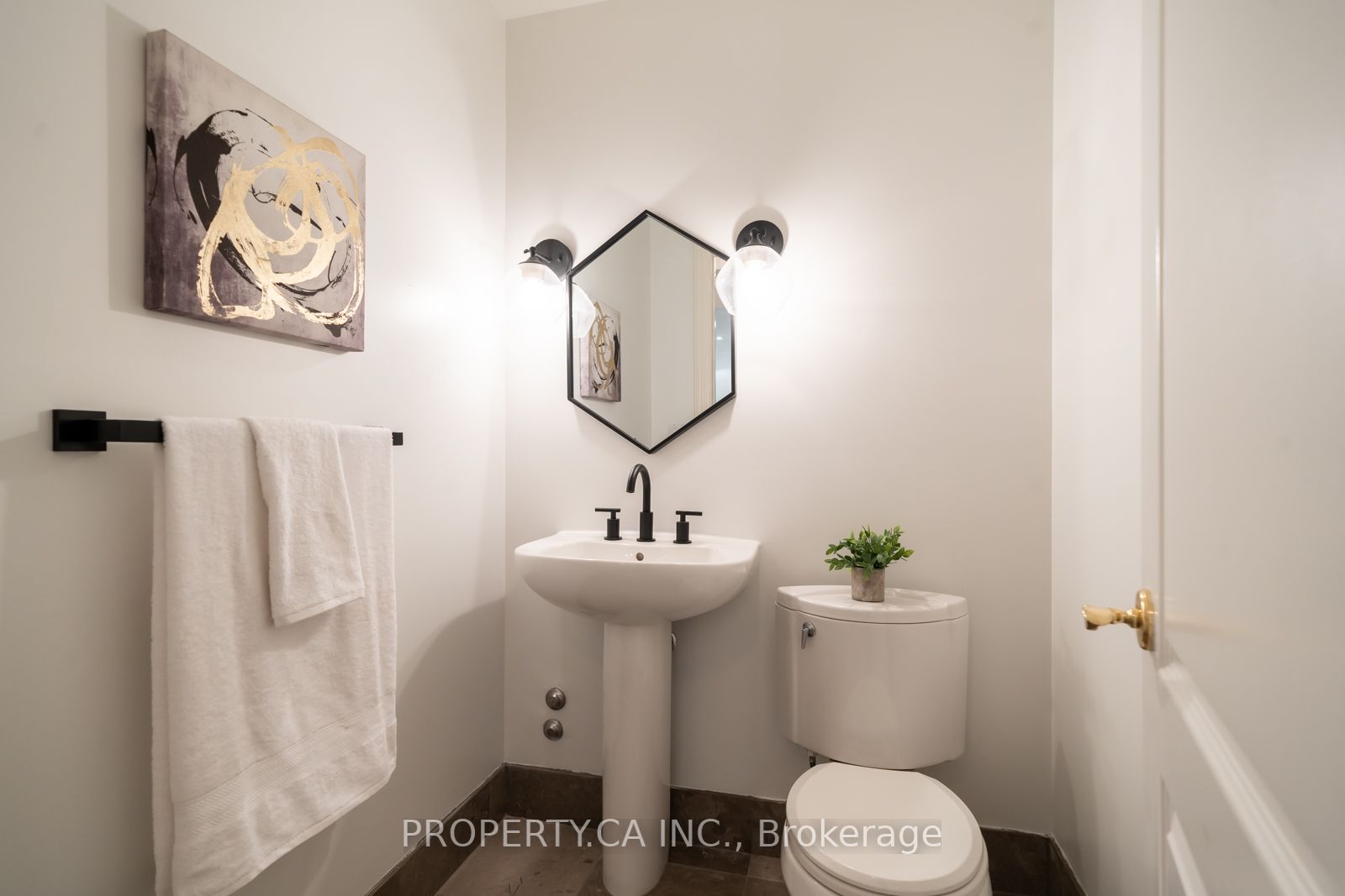 33 Delisle Ave, #201