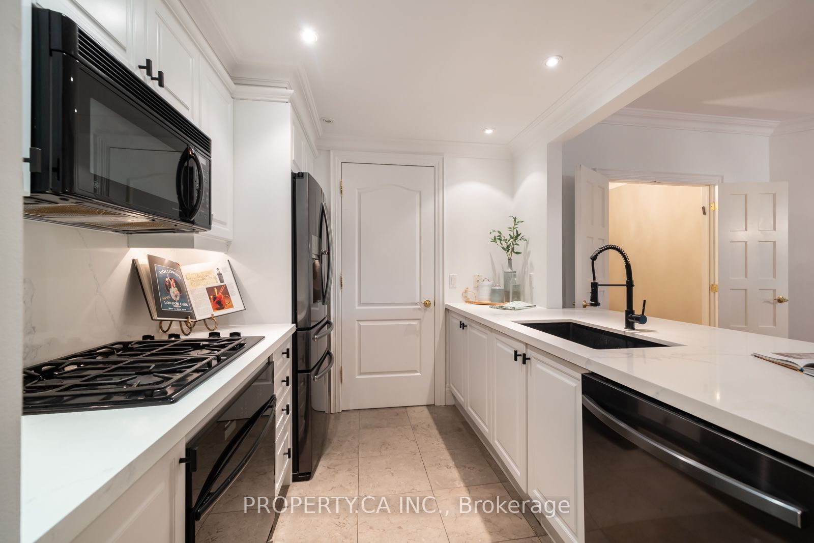 33 Delisle Ave, #201