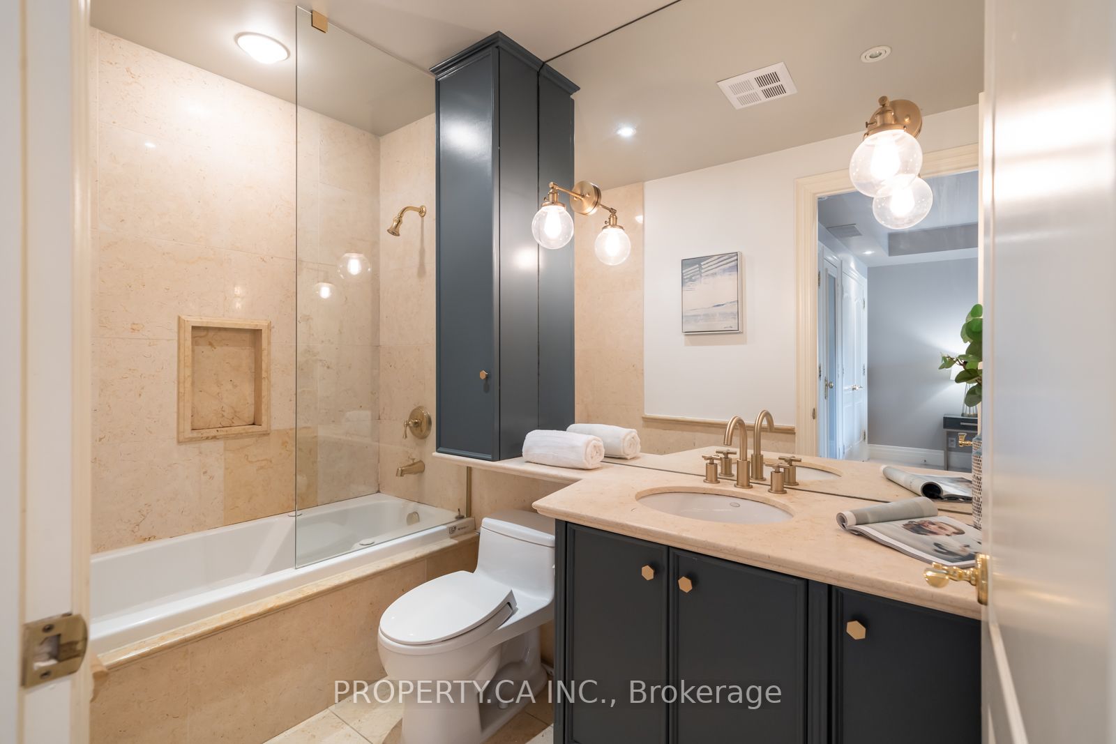 33 Delisle Ave, #201
