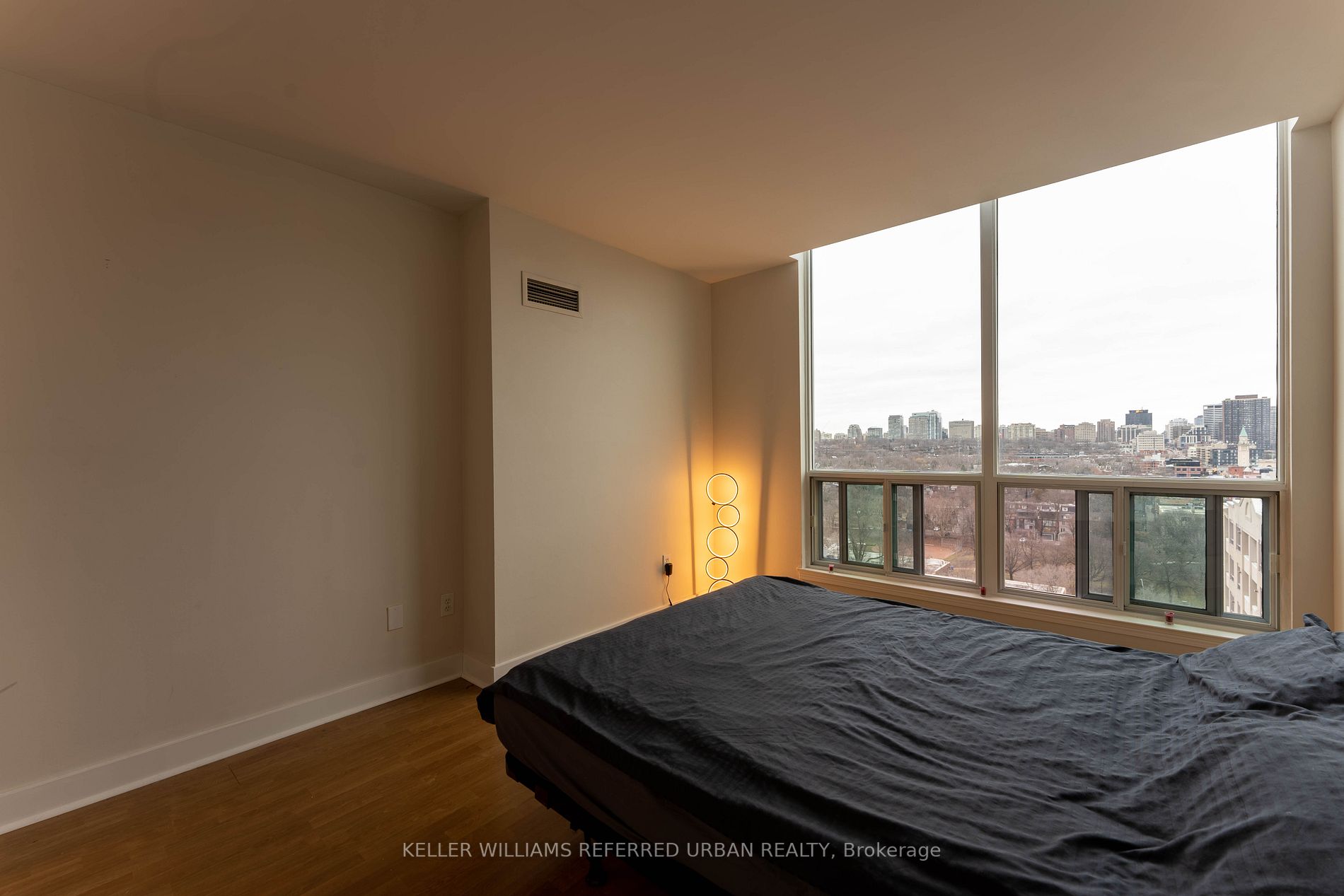 942 Yonge St, #Ph110