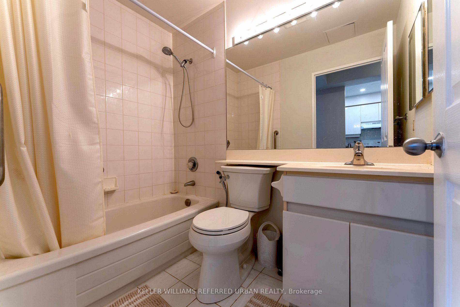 942 Yonge St, #Ph110