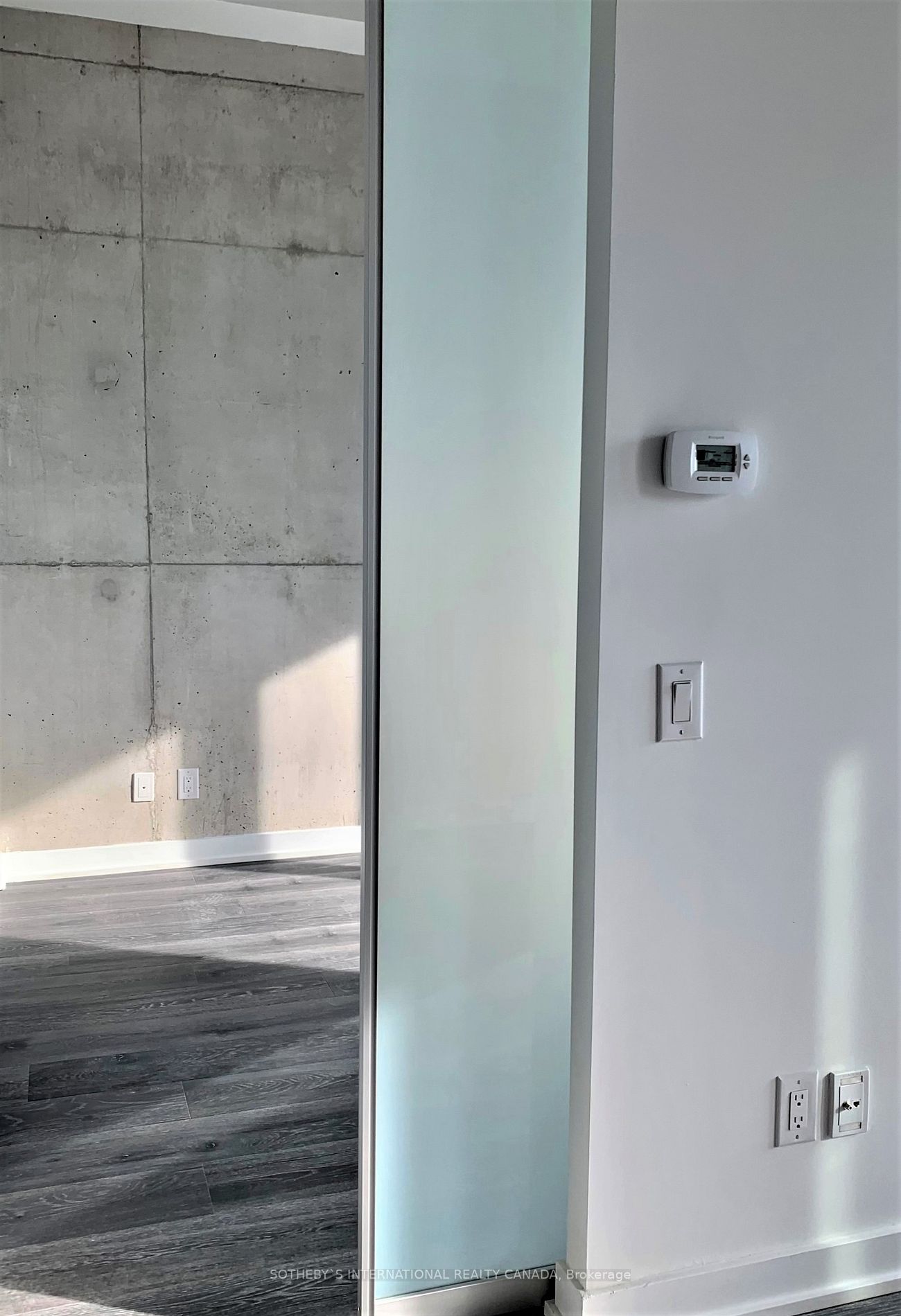 55 Ontario St, #905