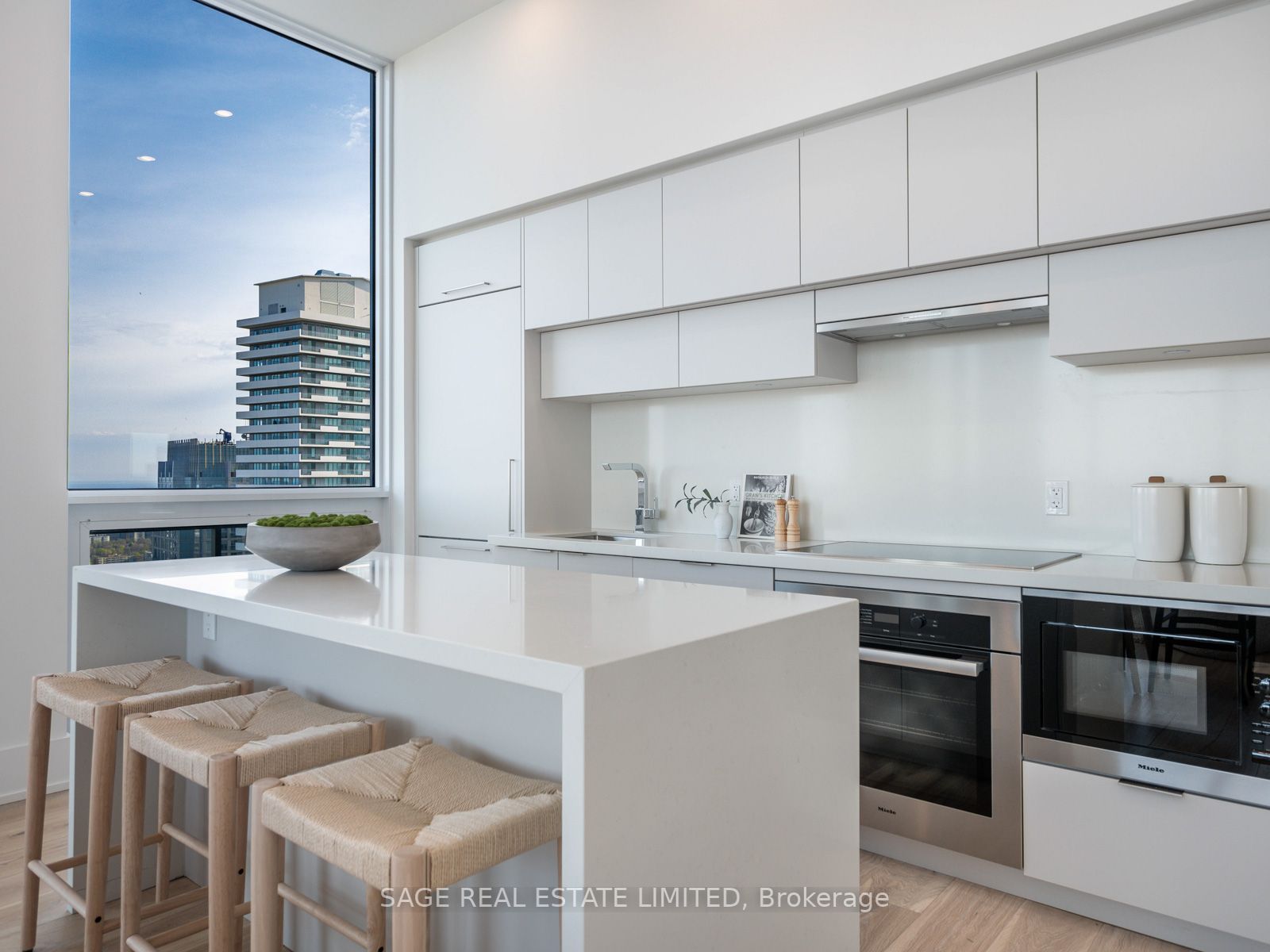 39 Roehampton Avenue, #4602