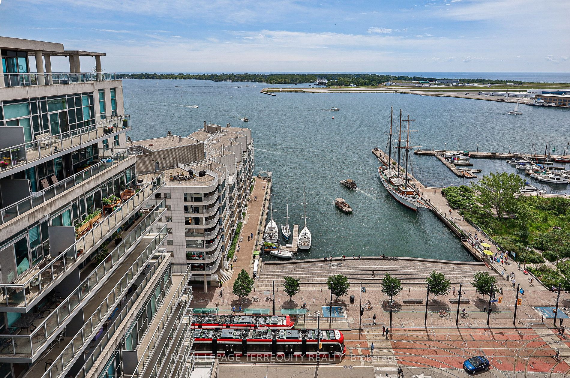 410 Queens Quay W, #216