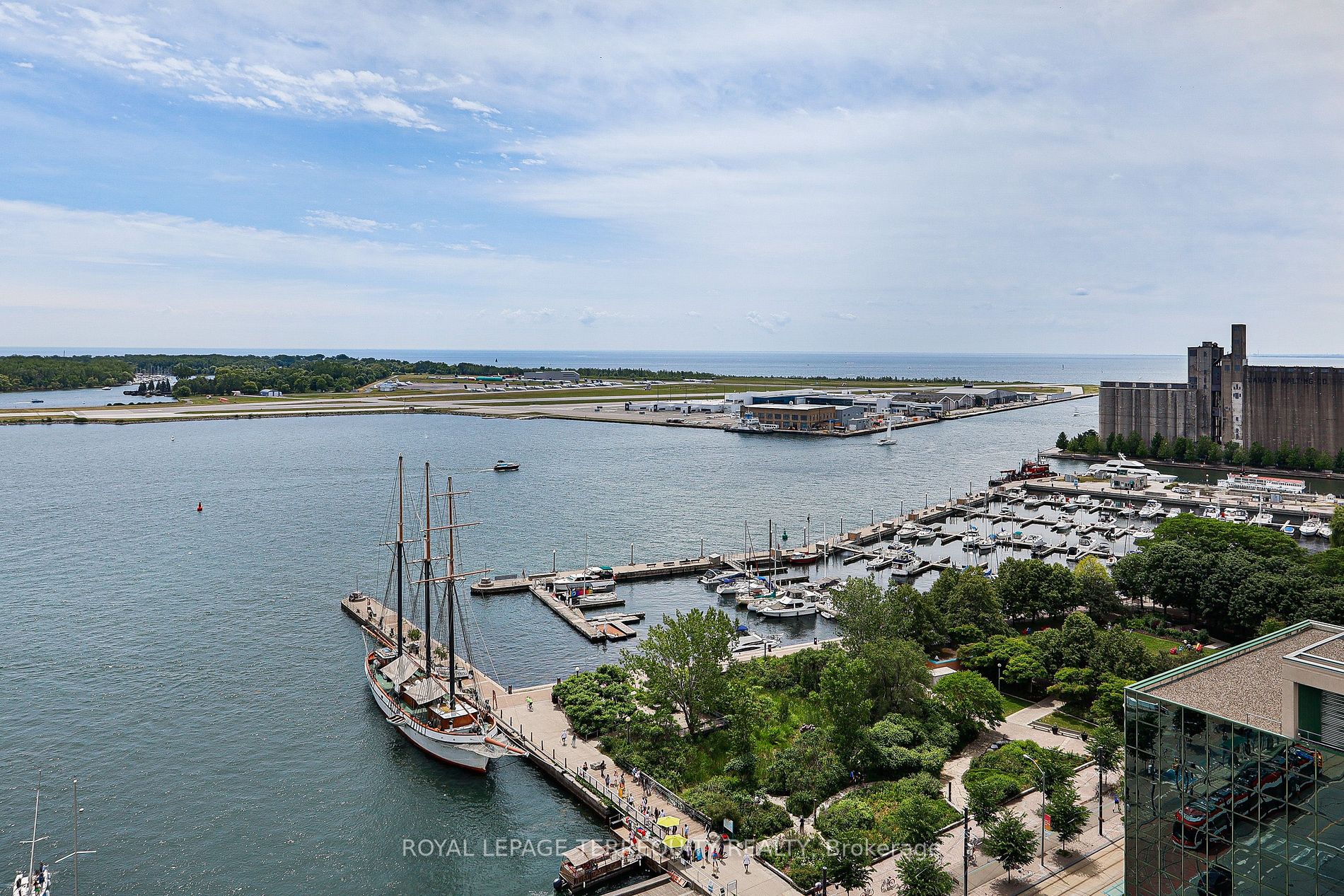 410 Queens Quay W, #216