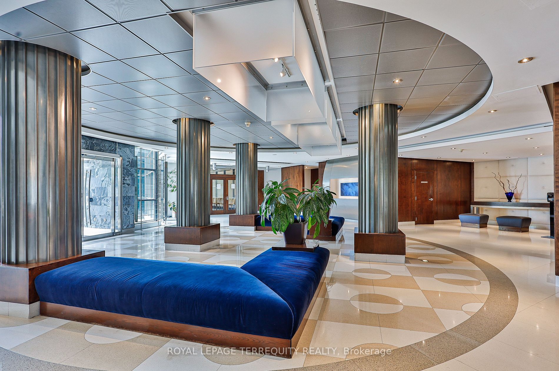 410 Queens Quay W, #216