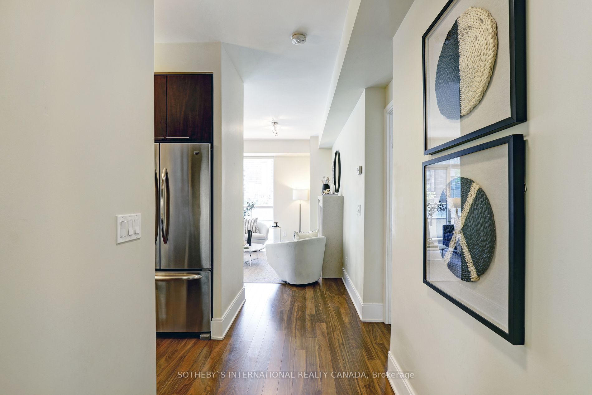 70 Roehampton Ave, #215