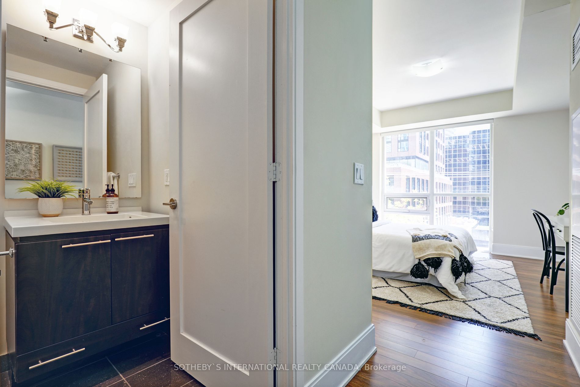 70 Roehampton Ave, #215
