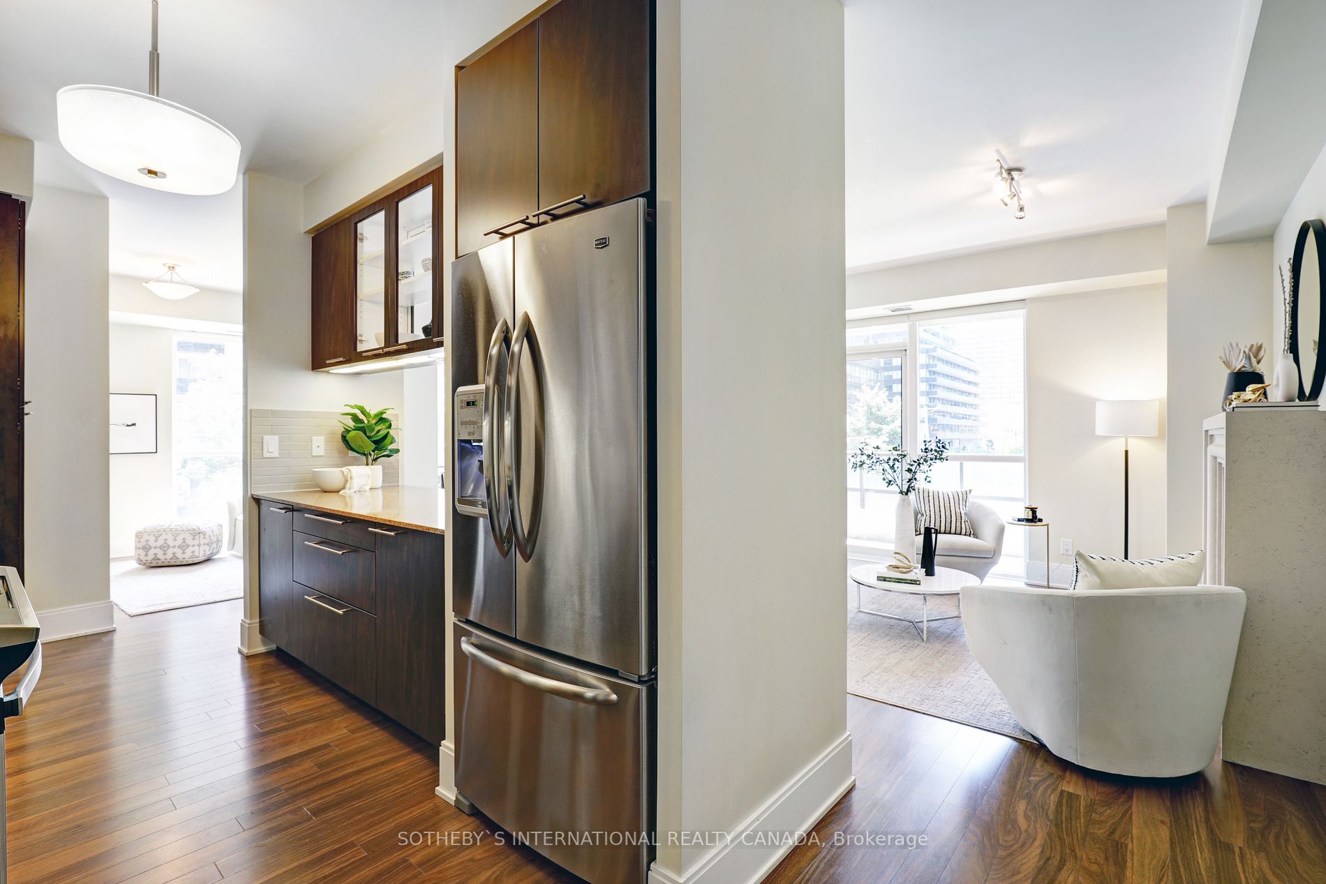 70 Roehampton Ave, #215