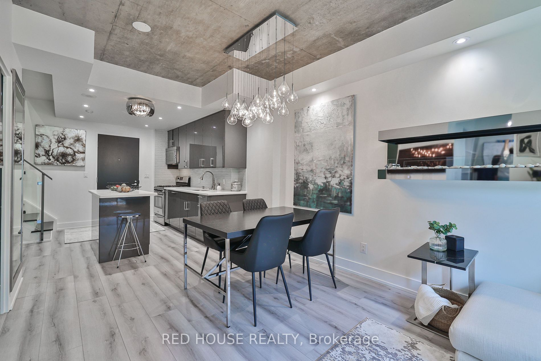 1 Shaw St, #106