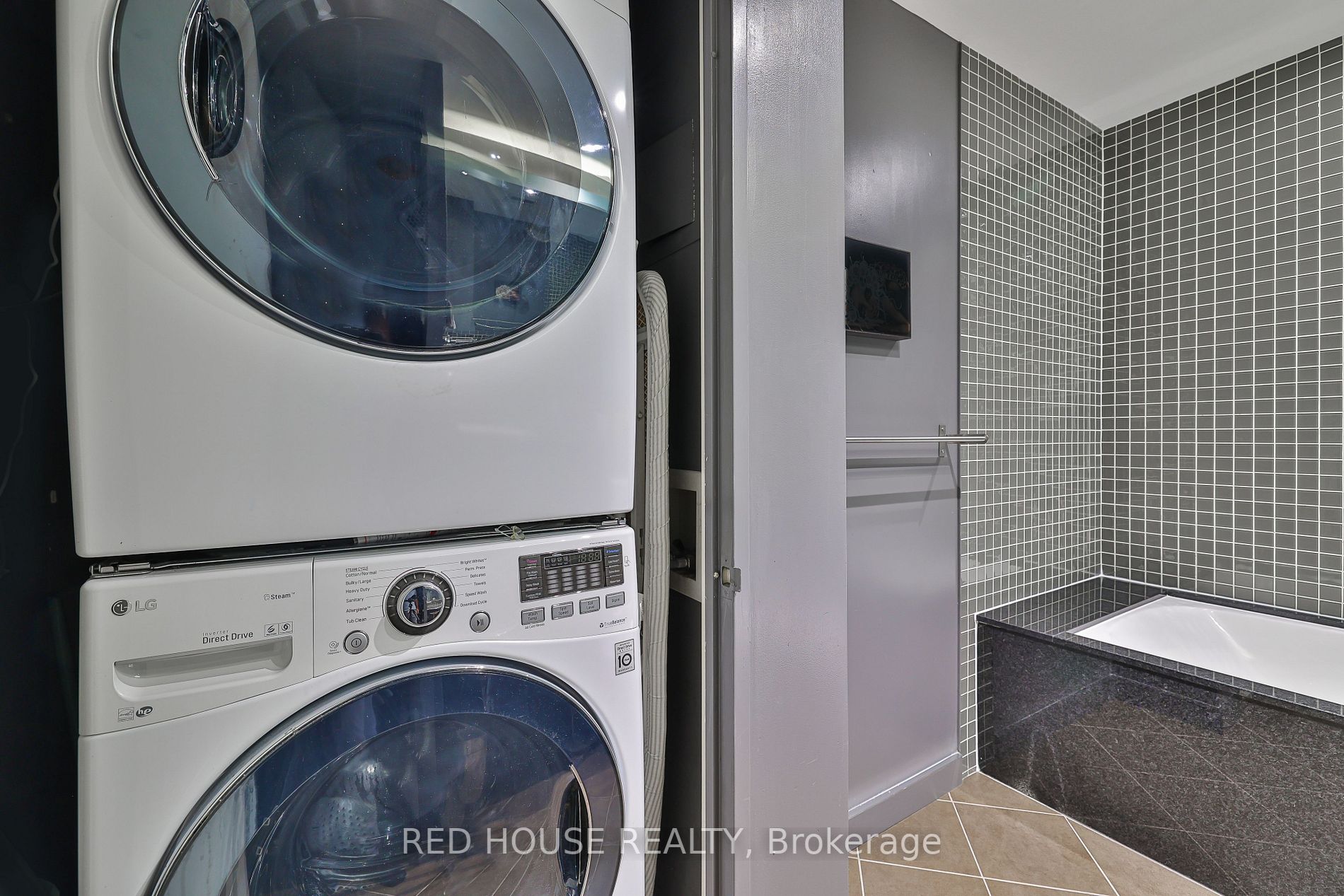 1 Shaw St, #106