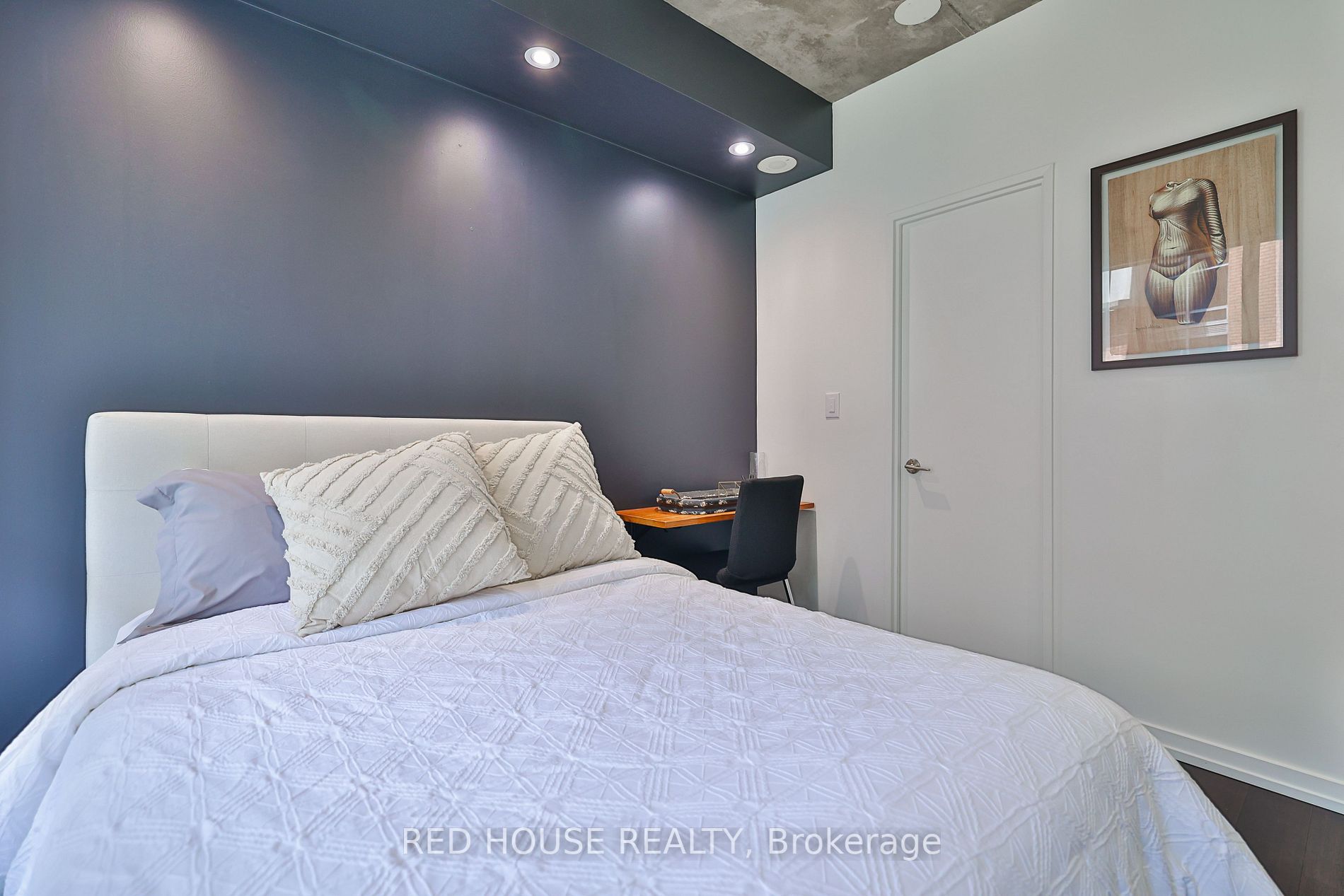 1 Shaw St, #106