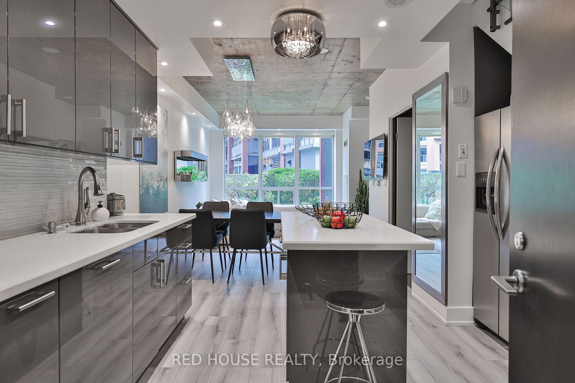 1 Shaw St, #106