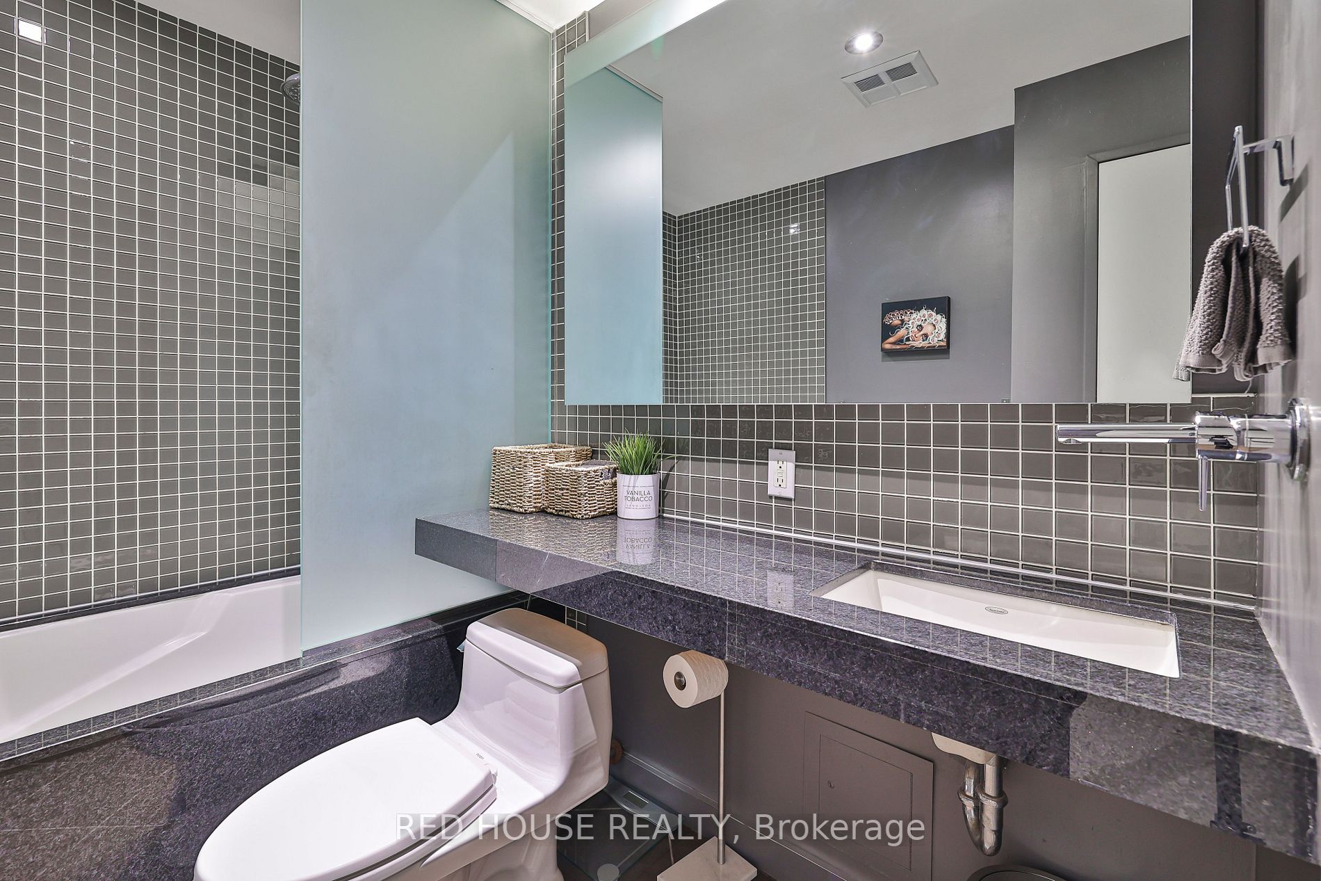 1 Shaw St, #106
