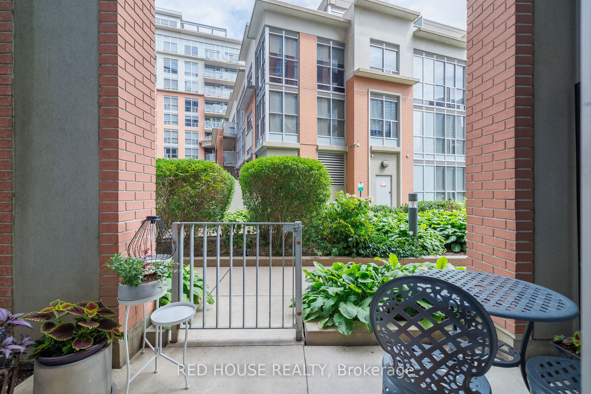 1 Shaw St, #106