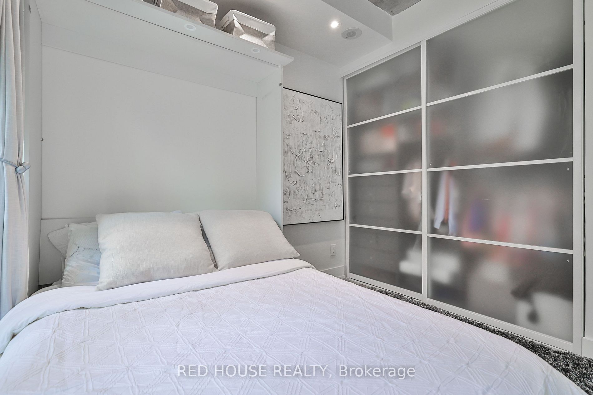 1 Shaw St, #106
