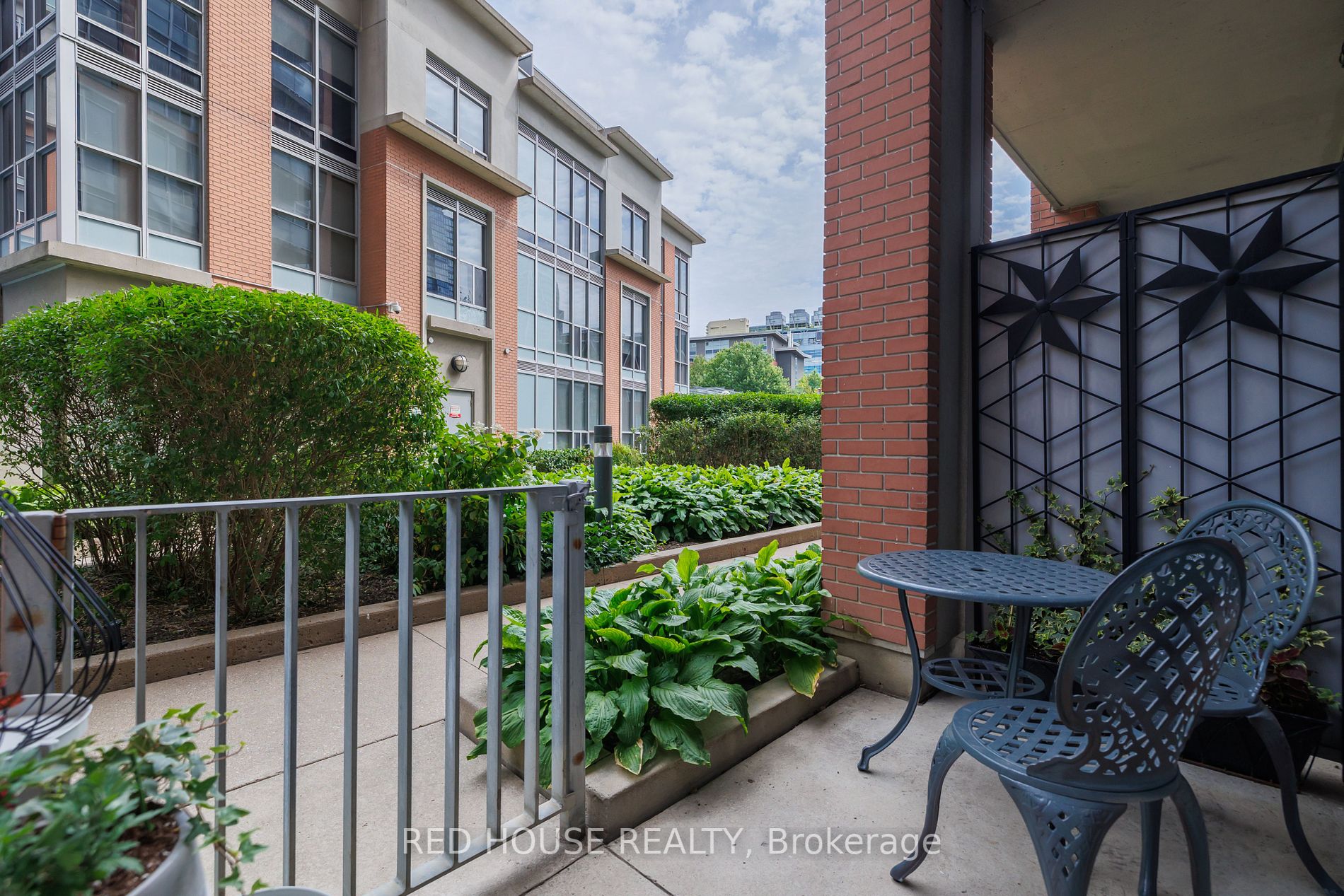 1 Shaw St, #106