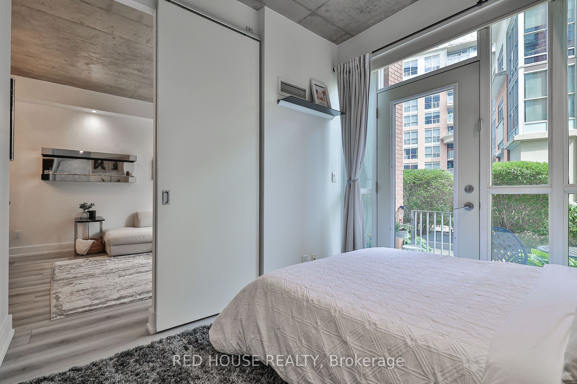 1 Shaw St, #106