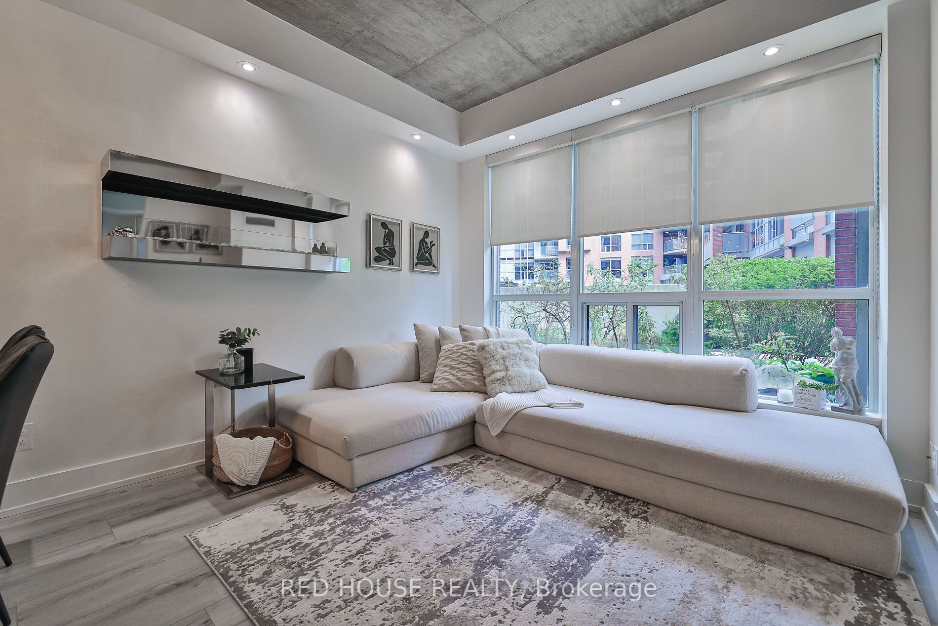 1 Shaw St, #106