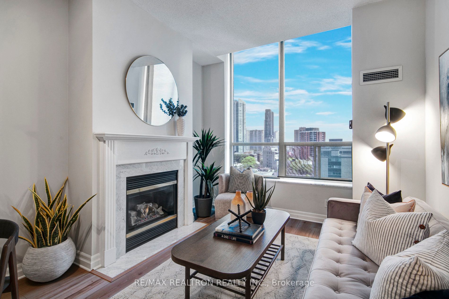 70 Alexander St, #Ph1