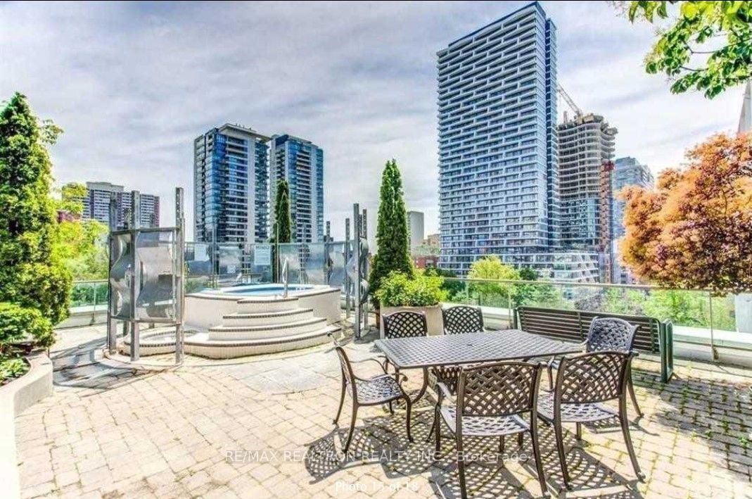 70 Alexander St, #Ph1