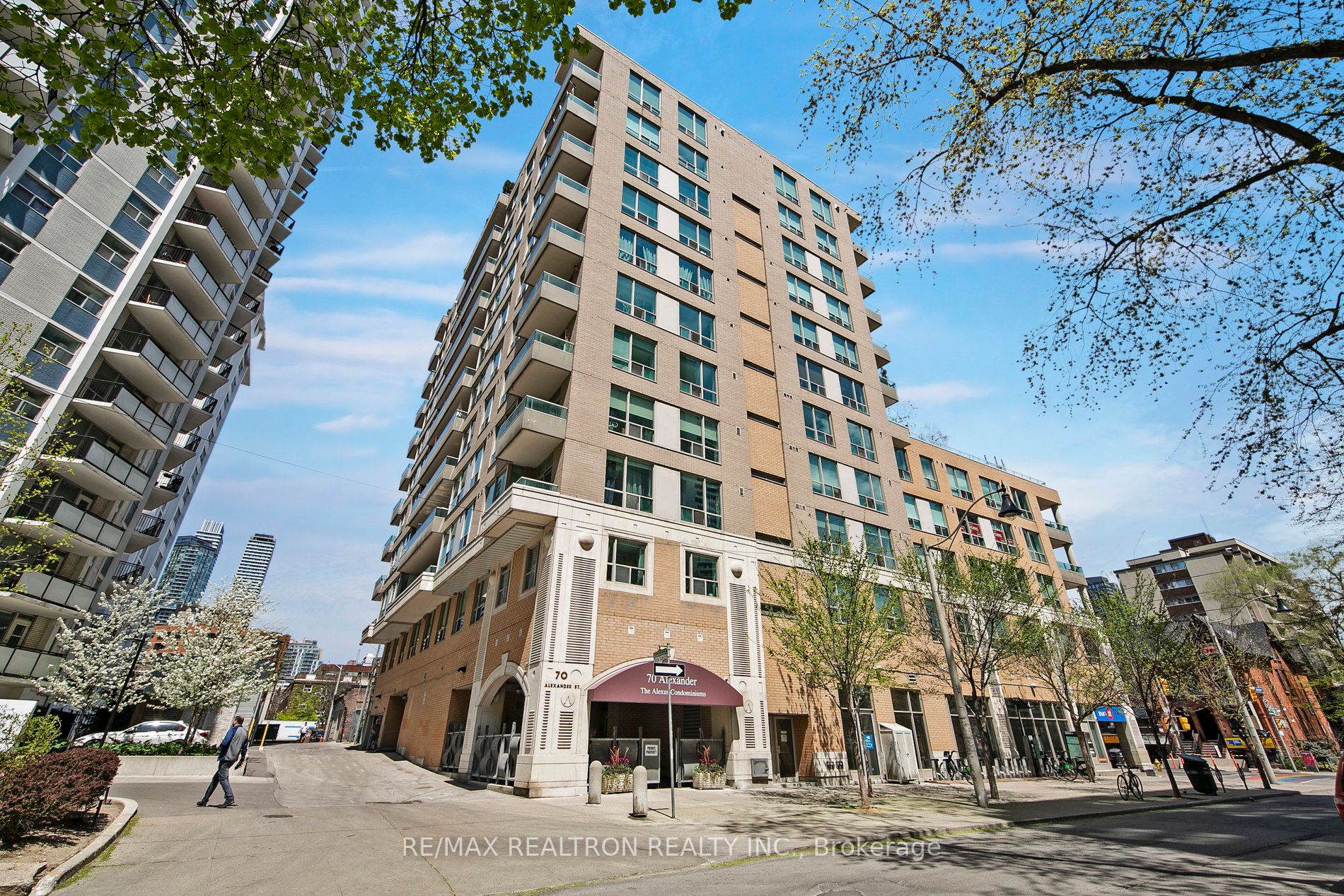 70 Alexander St, #Ph1