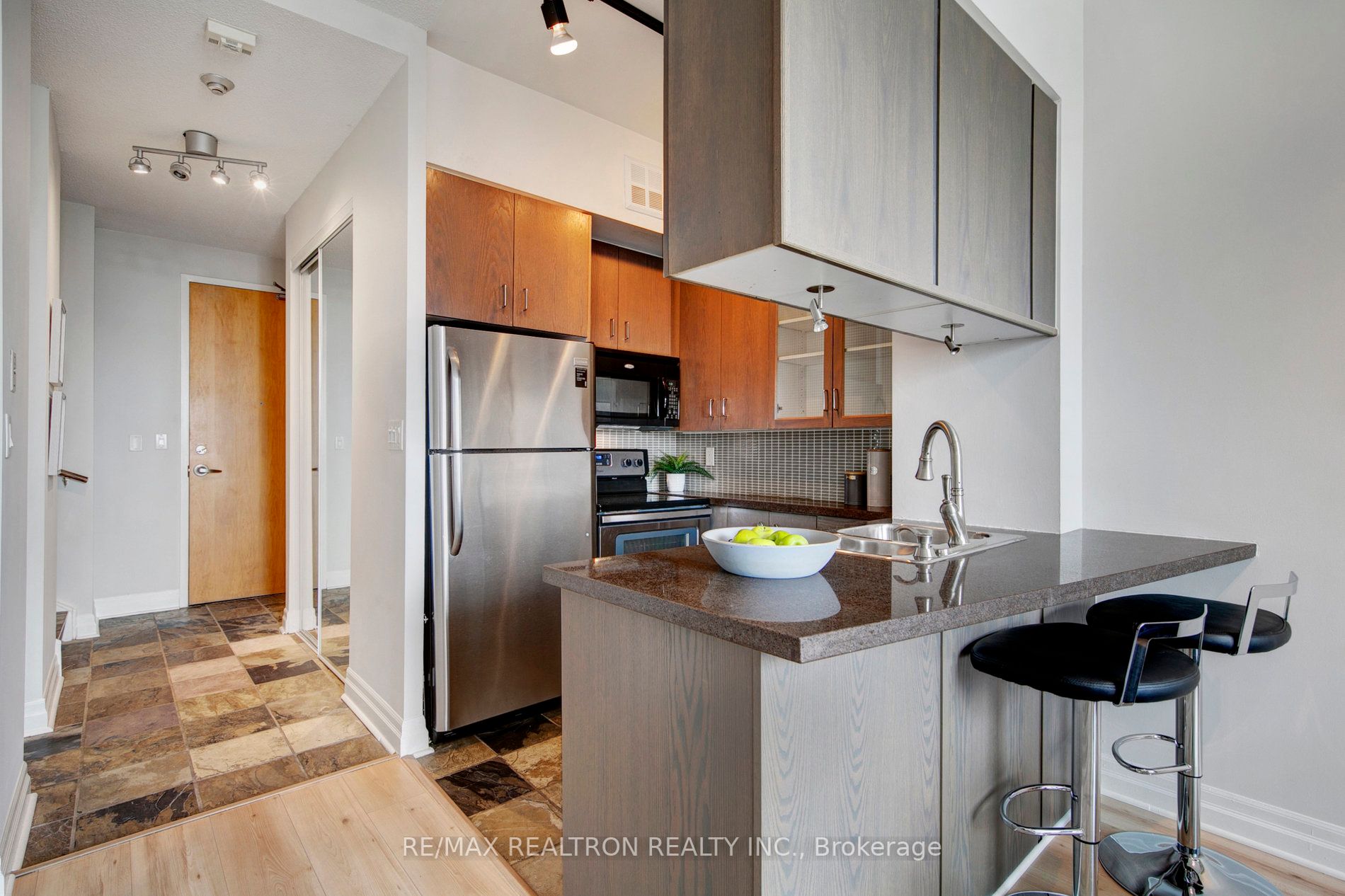 70 Alexander St, #Ph1