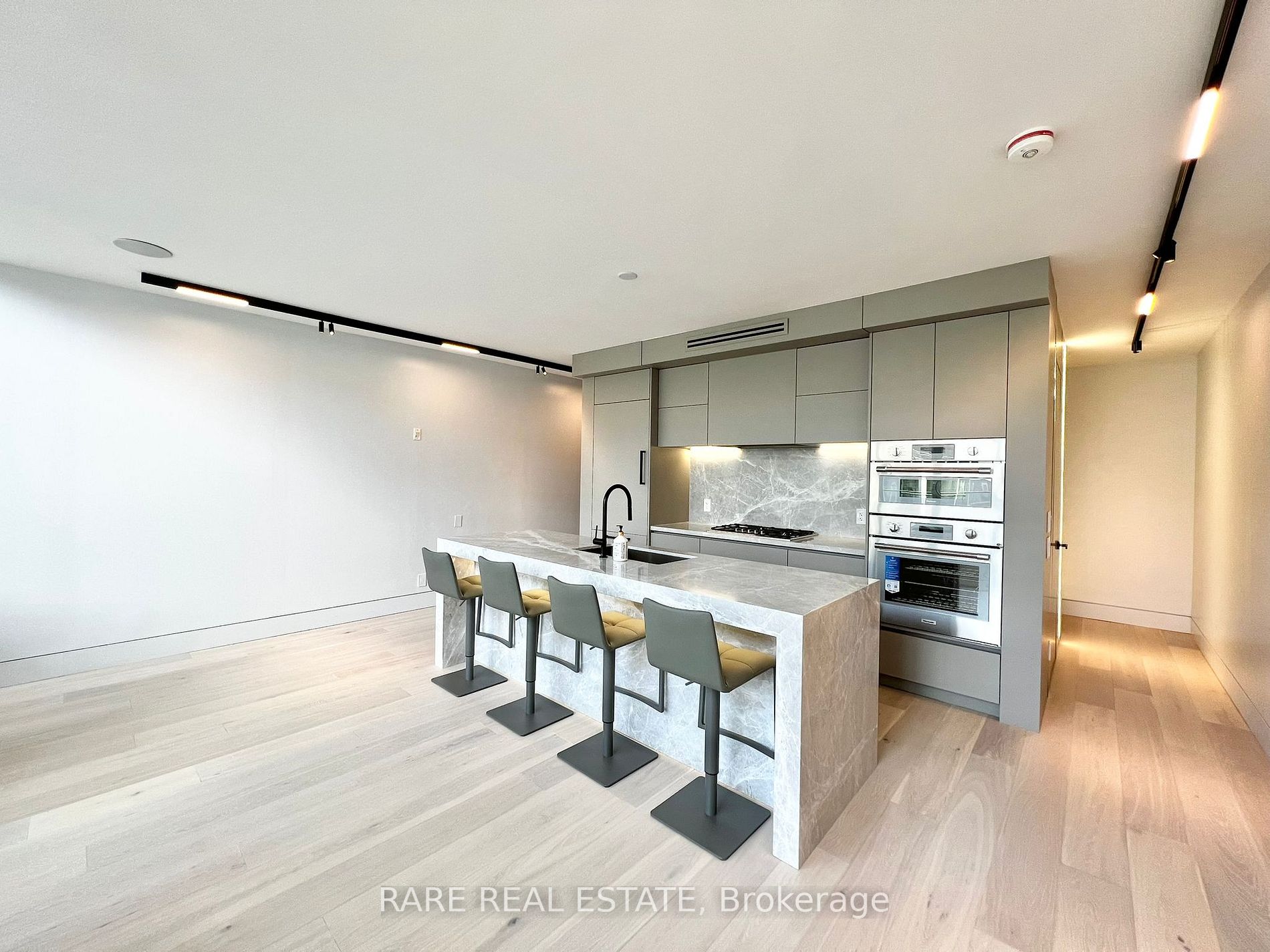75 Portland St, #704