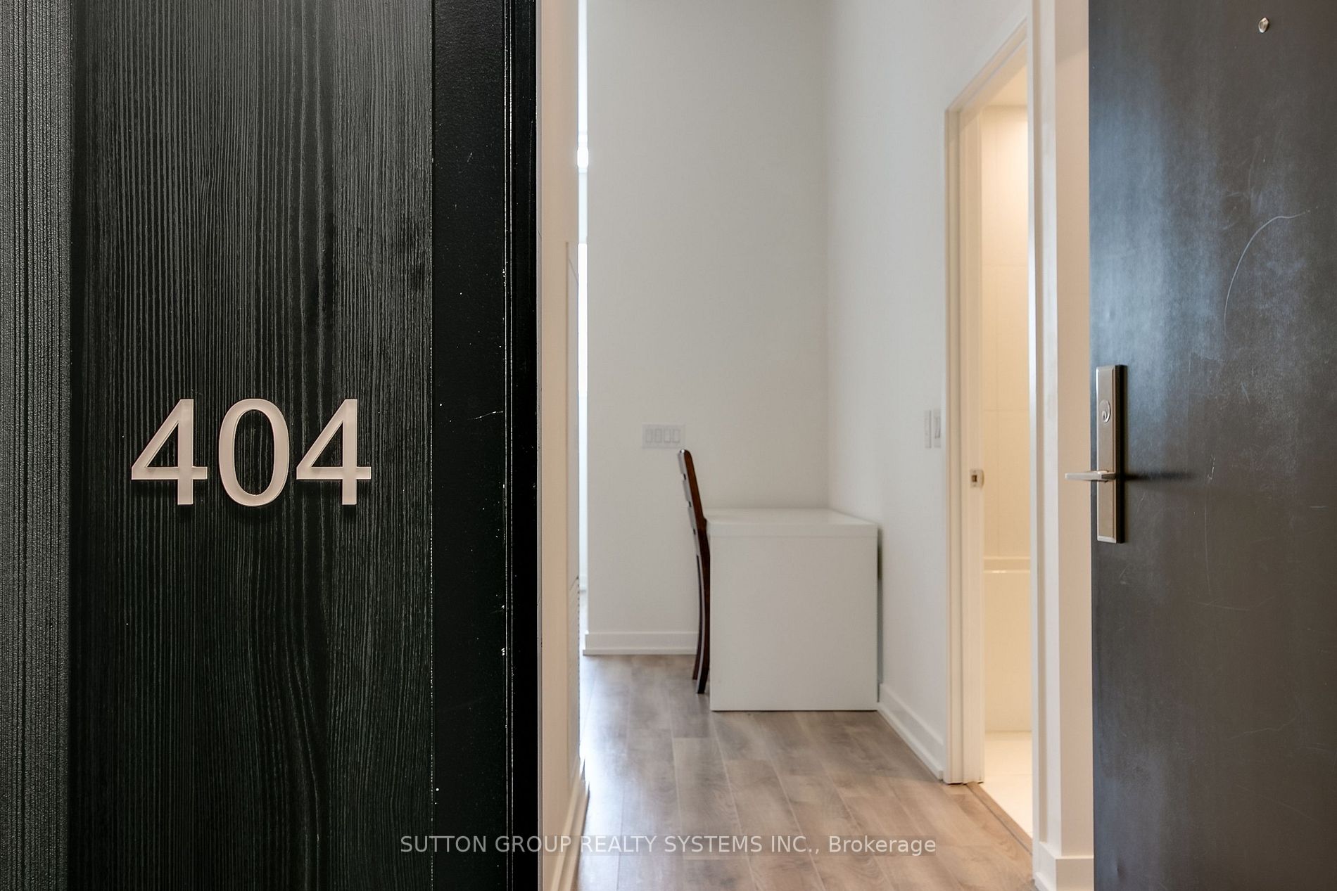 20 Edward St, #404