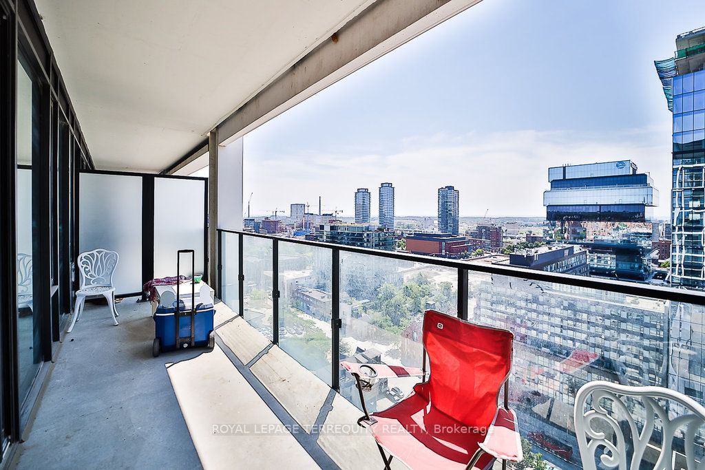 55 Ontario St, #1807