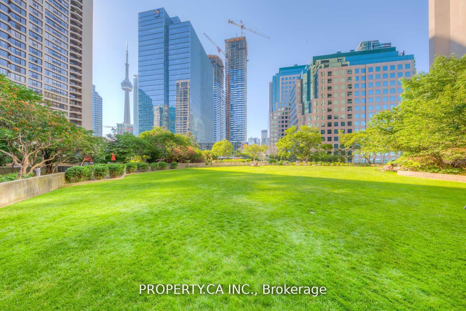 33 Harbour Sq, #410/204