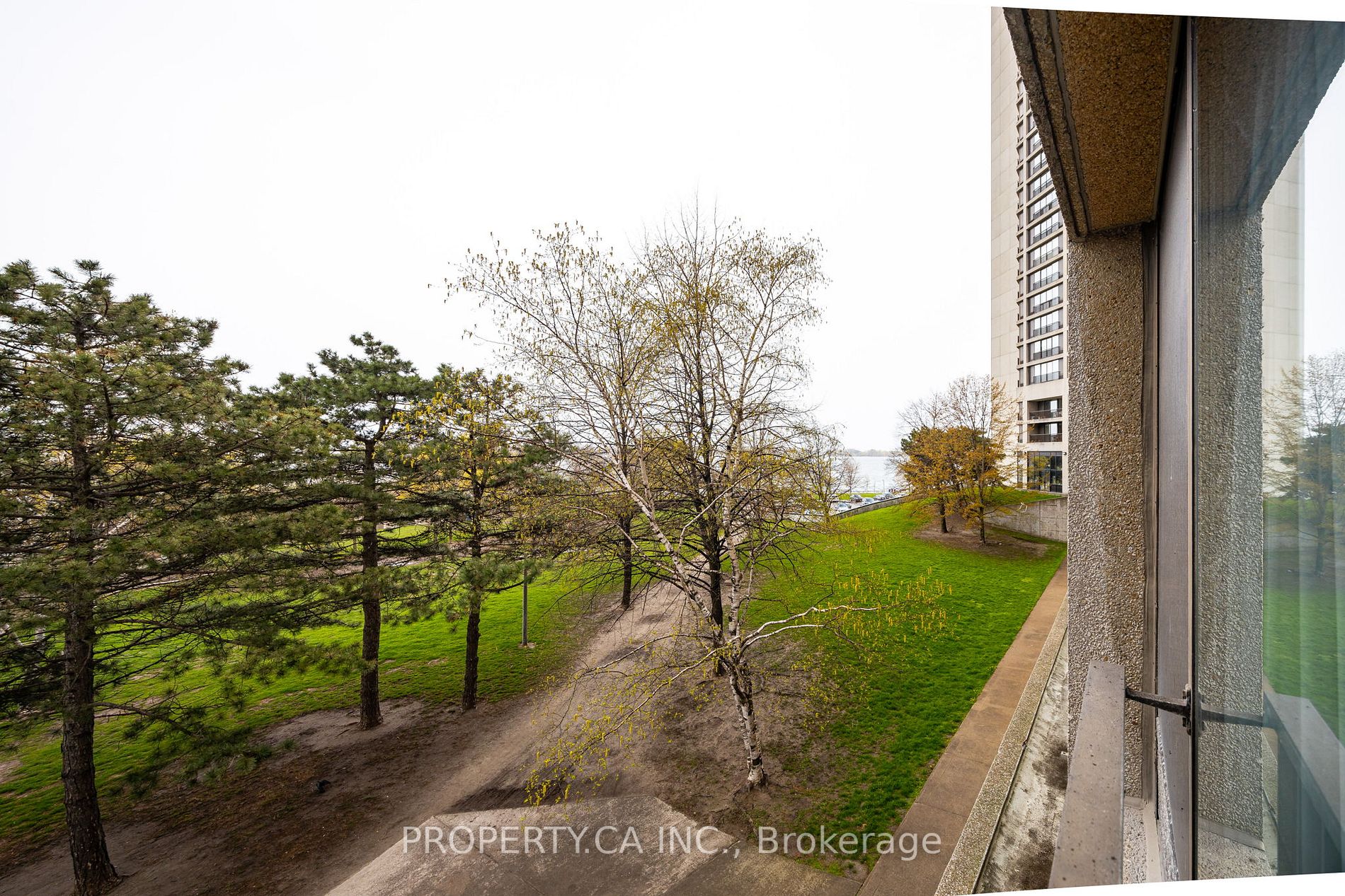 33 Harbour Sq, #410/204