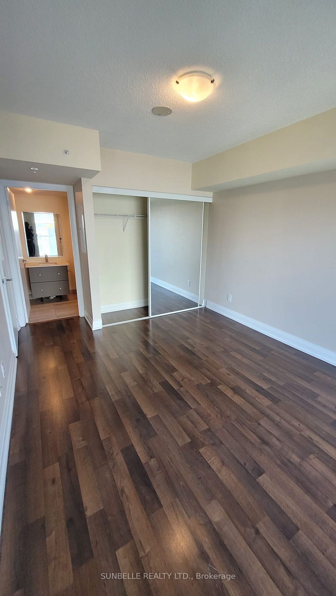 565 Wilson Ave, #W701