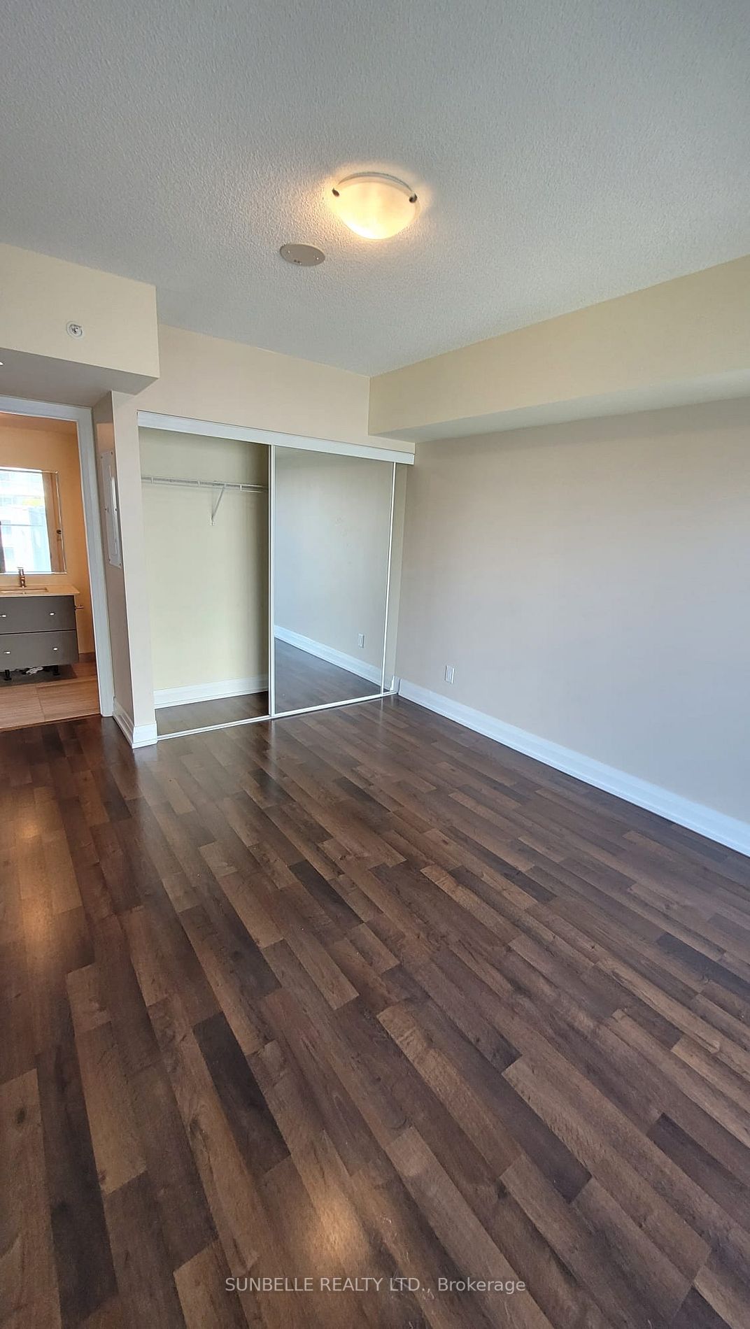 565 Wilson Ave, #W701
