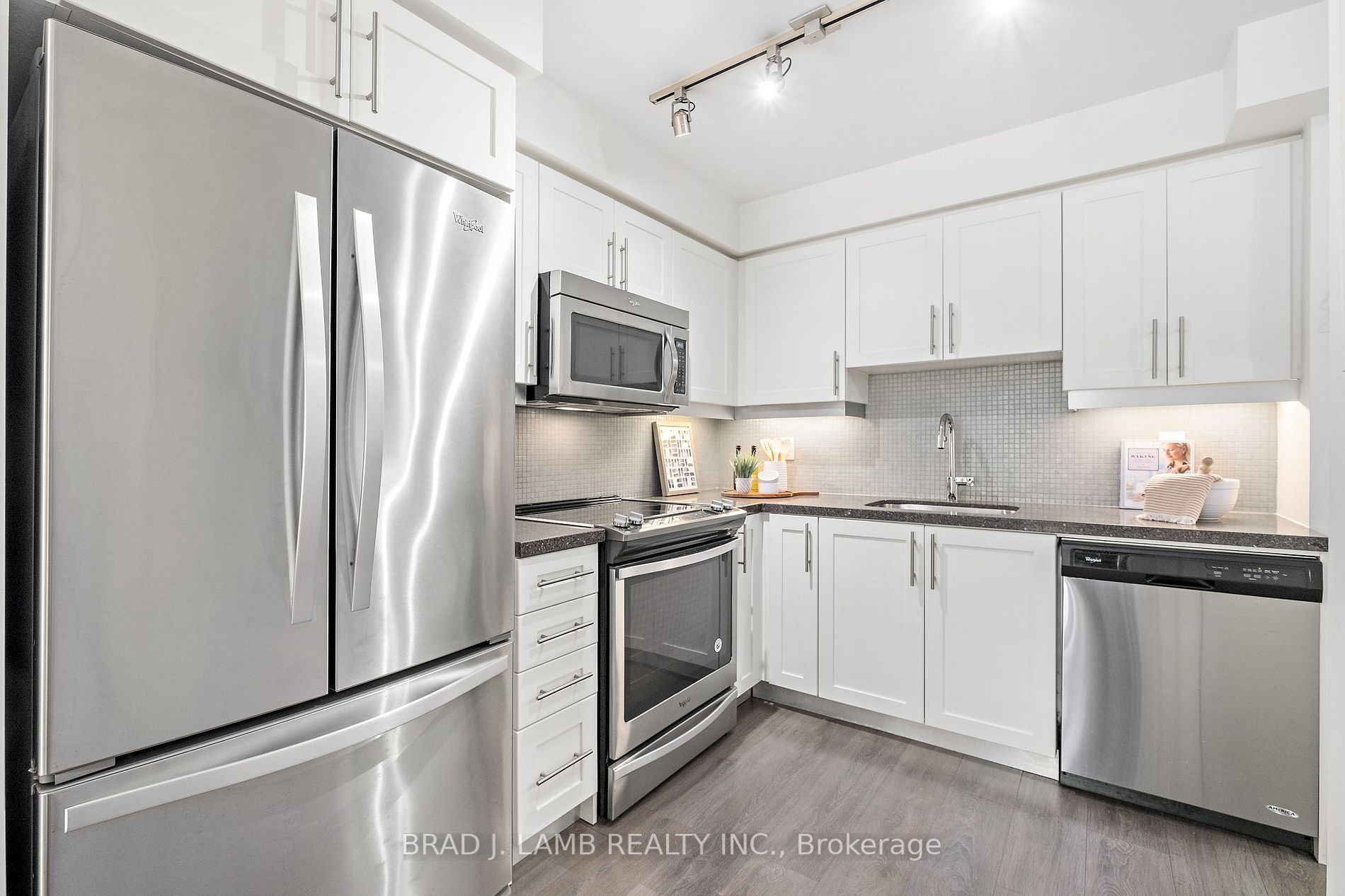 525 ADELAIDE Street W #701
