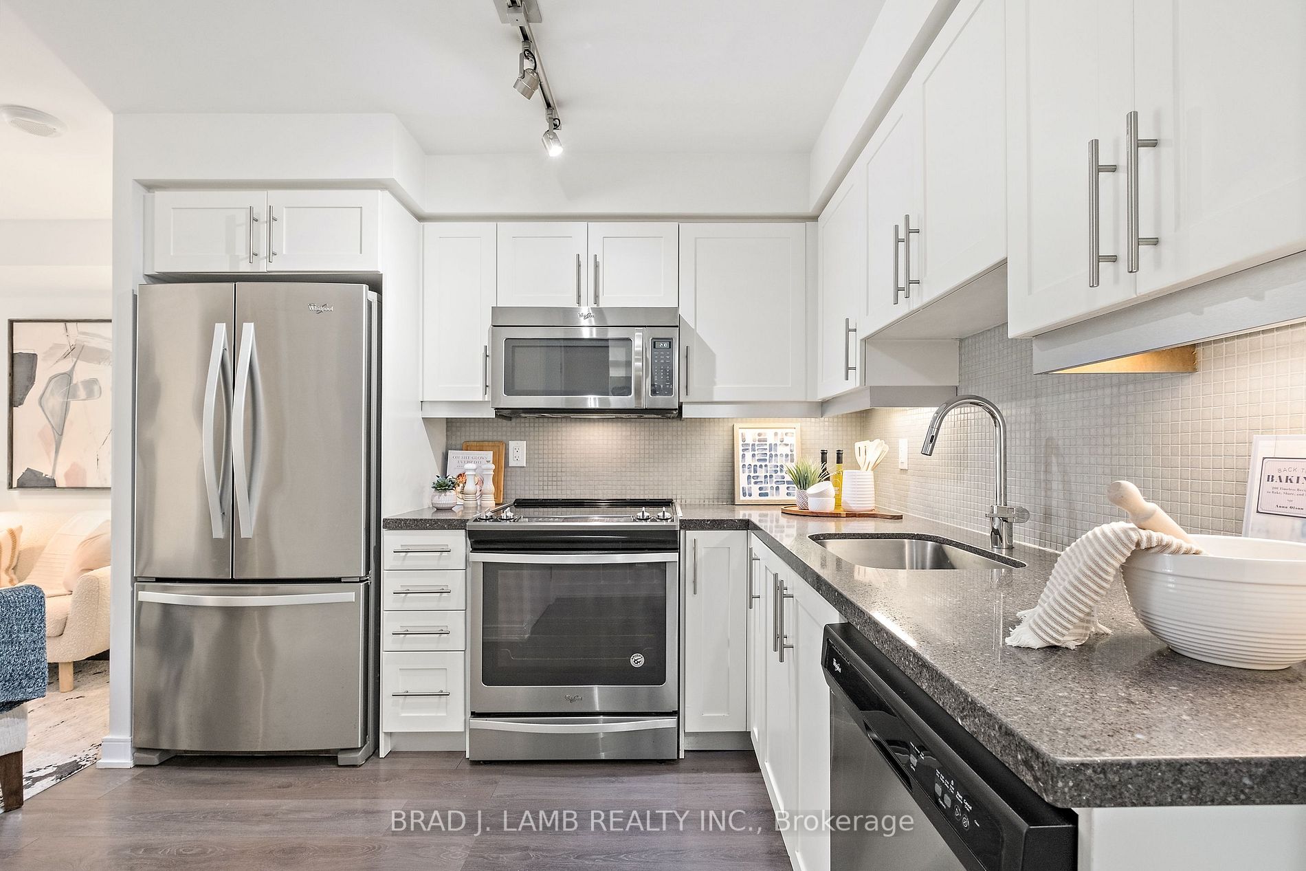 525 ADELAIDE Street W #701