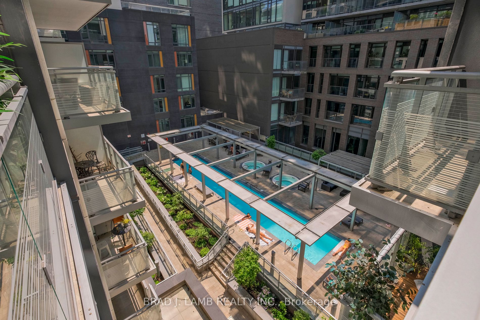 525 ADELAIDE Street W #701