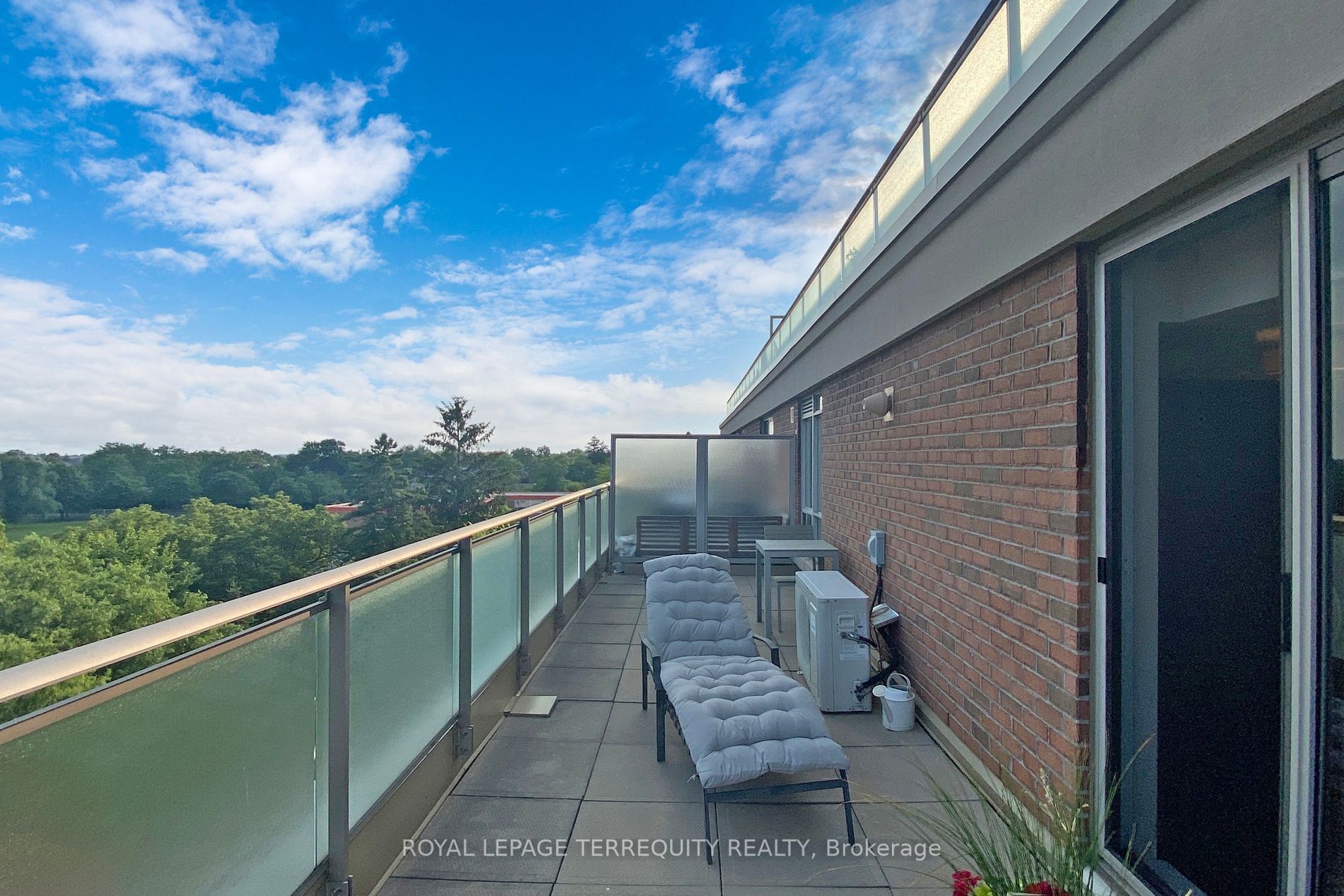 801 Sheppard Ave W, #705