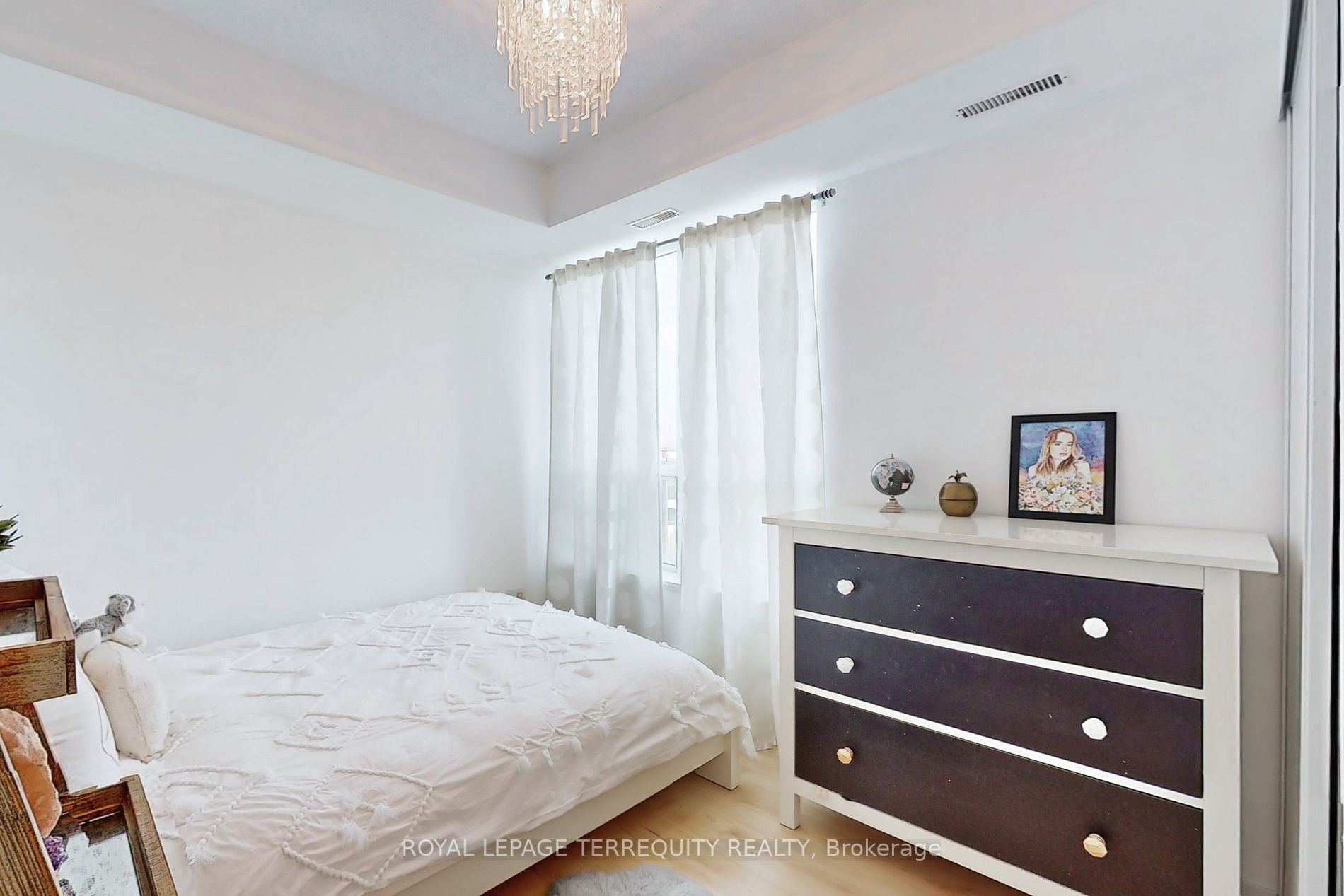 801 Sheppard Ave W, #705