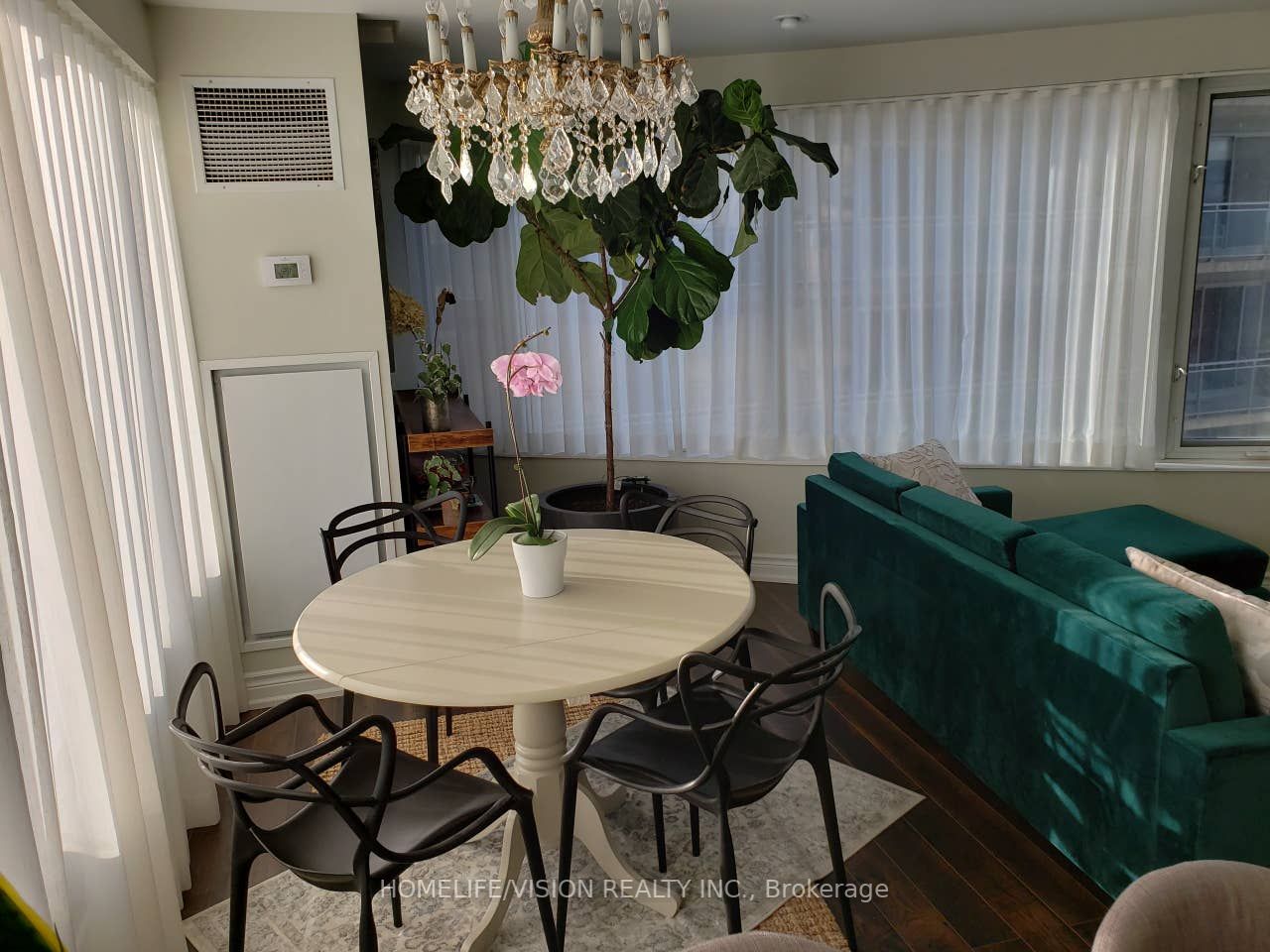 210 Victoria St, #1816