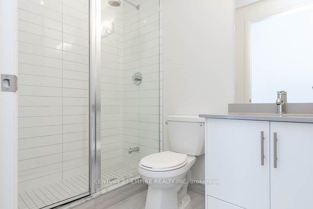 460 Adelaide St E, #1705
