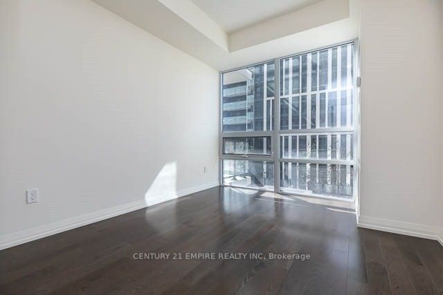 460 Adelaide St E, #1705