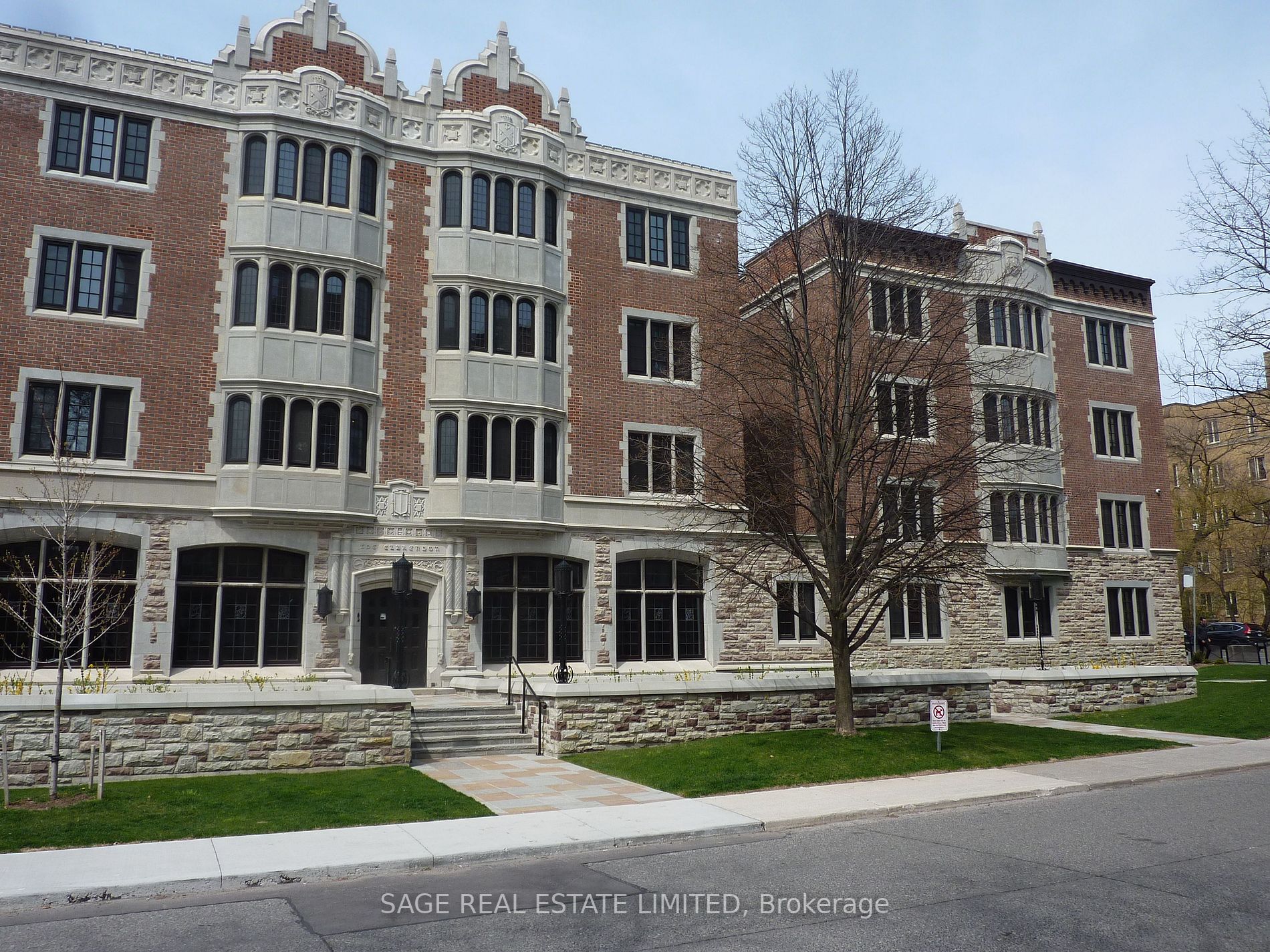 2 Clarendon Ave, #107