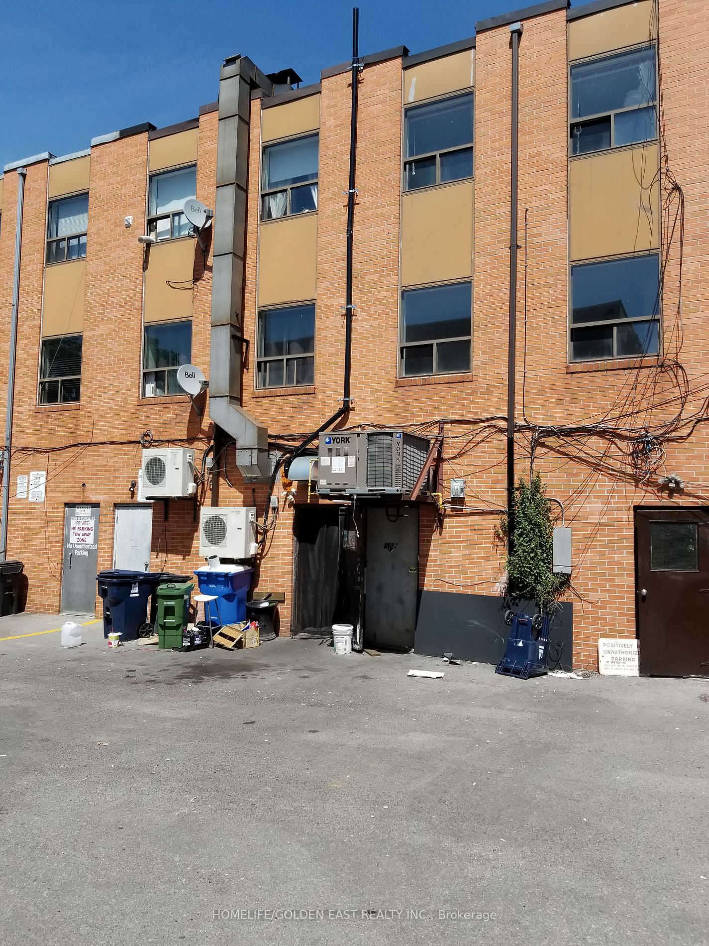 2582 Yonge Street, #Apt A