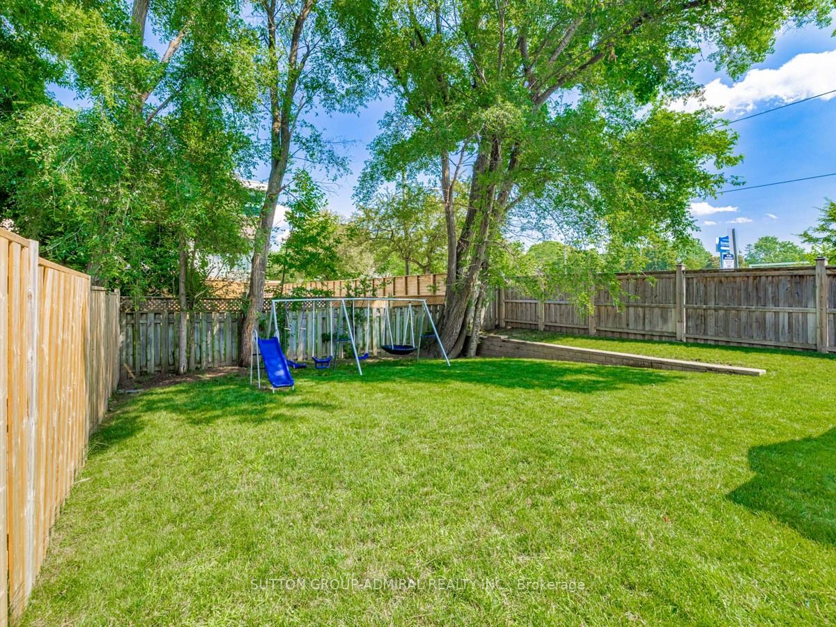 38 Clyde Ave