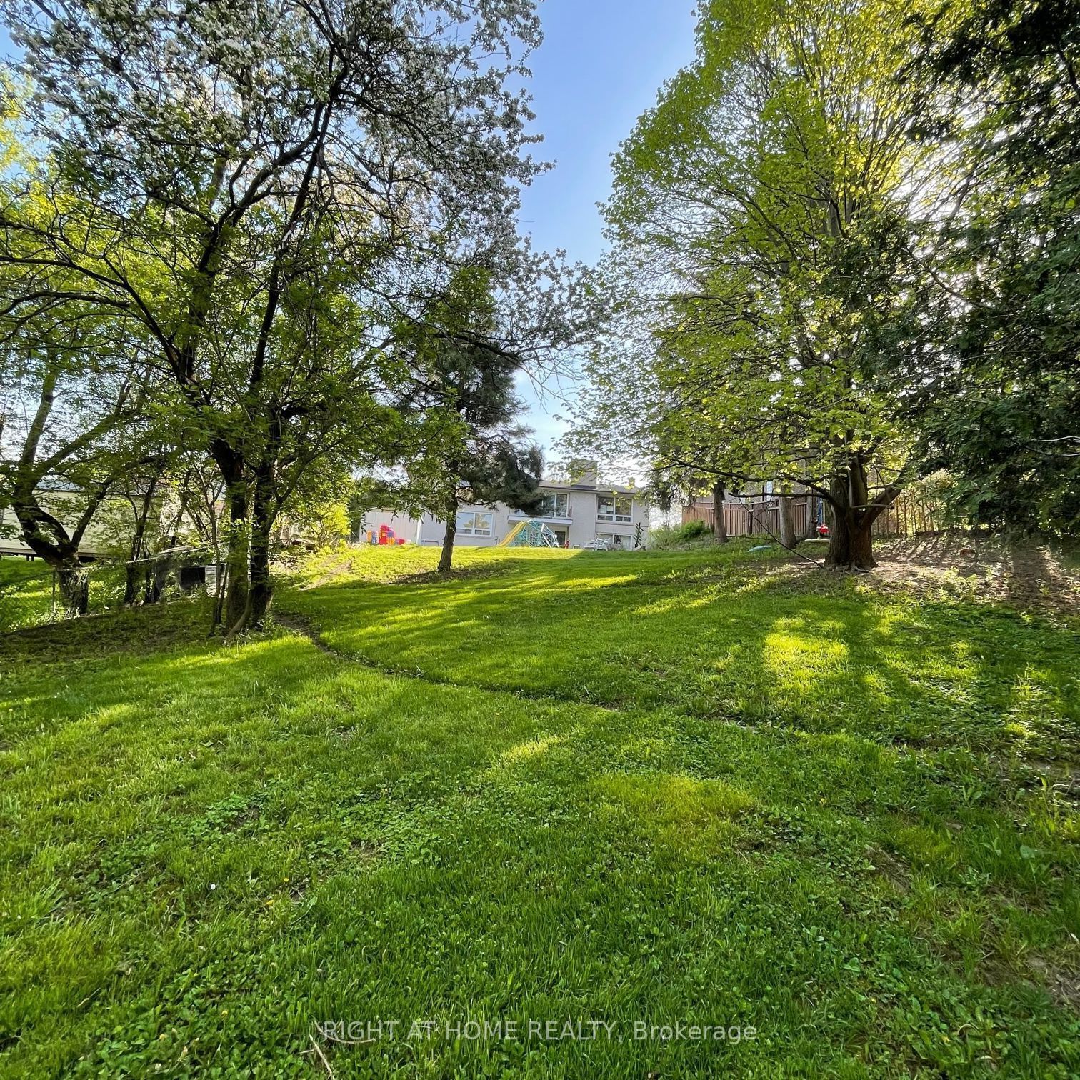 16 Ruden Cres